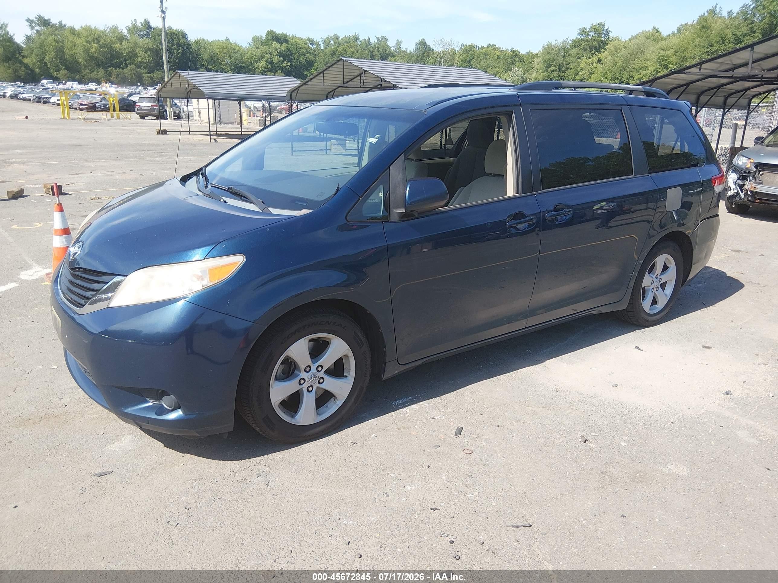 2011 Toyota Sienna Le V6 Dark Blue vin: 5TDKK3DC7BS155346