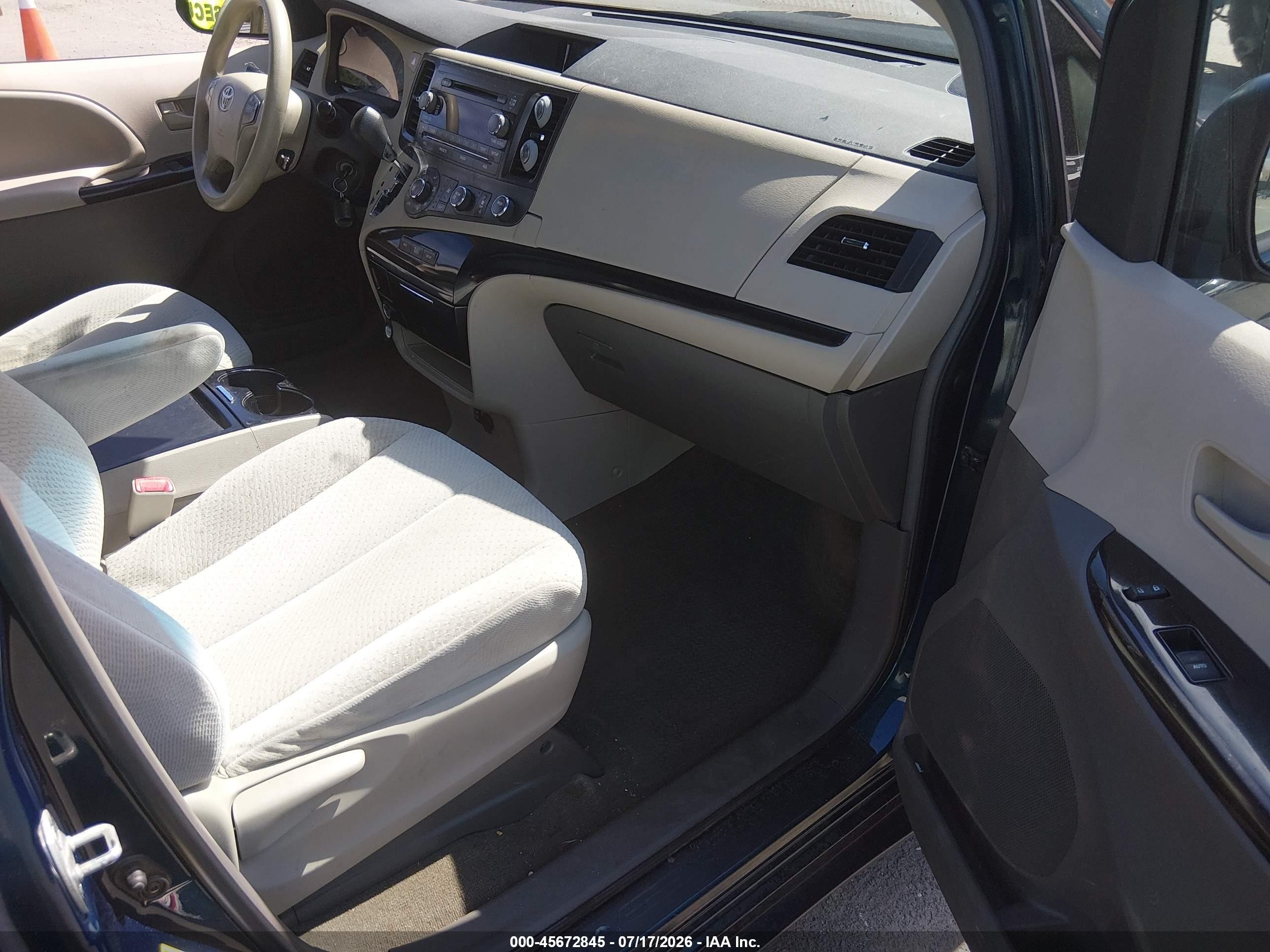 2011 Toyota Sienna Le V6 Dark Blue vin: 5TDKK3DC7BS155346