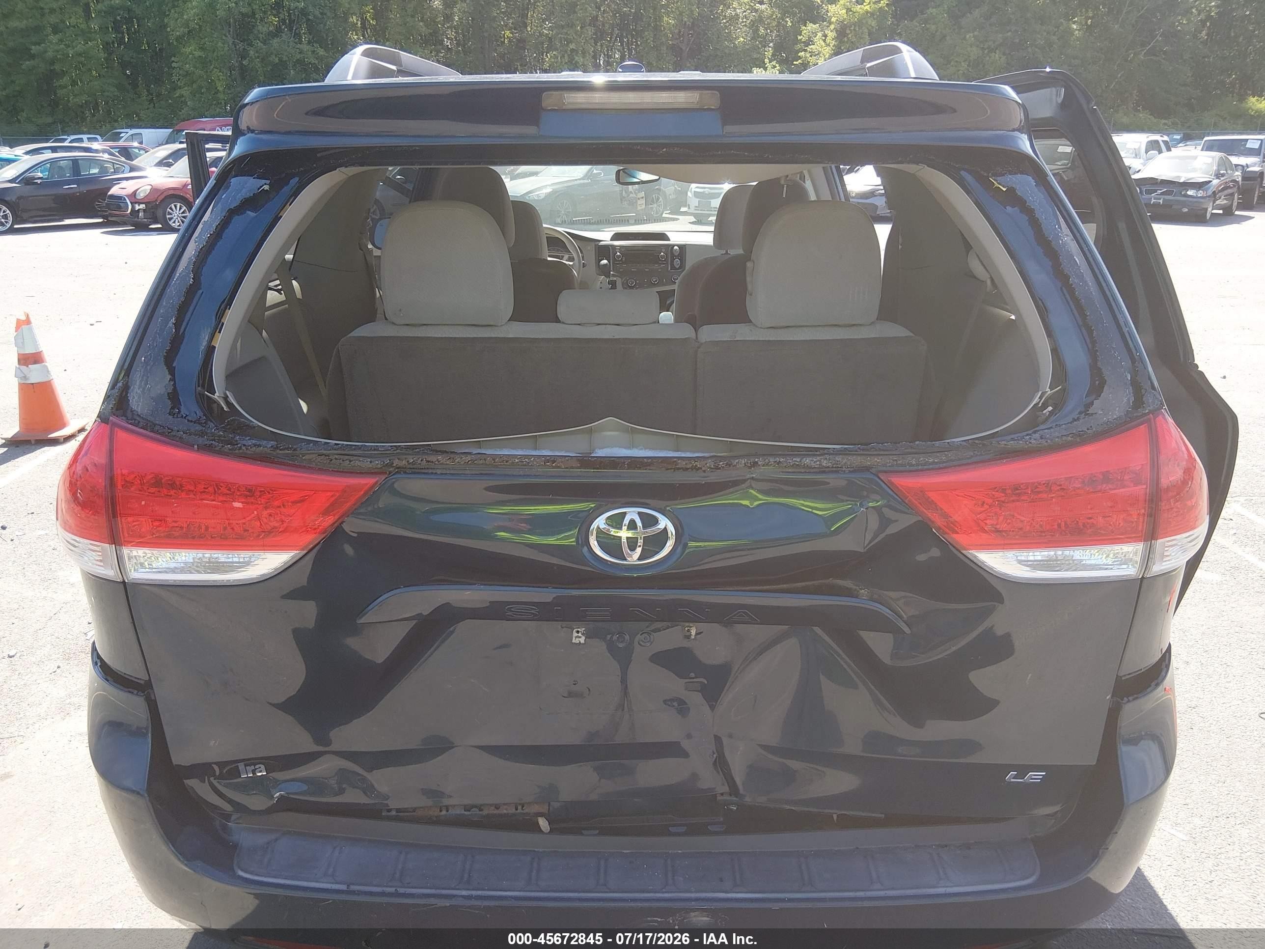 2011 Toyota Sienna Le V6 Dark Blue vin: 5TDKK3DC7BS155346