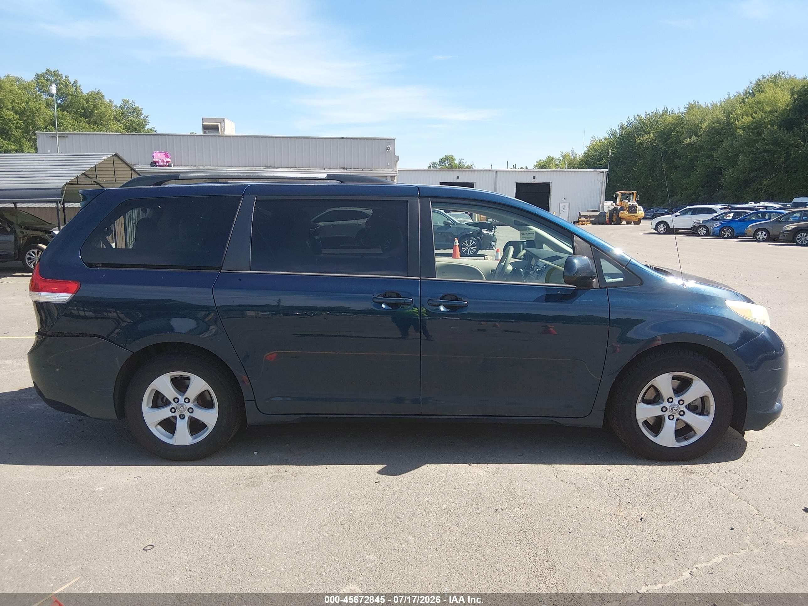 2011 Toyota Sienna Le V6 Dark Blue vin: 5TDKK3DC7BS155346