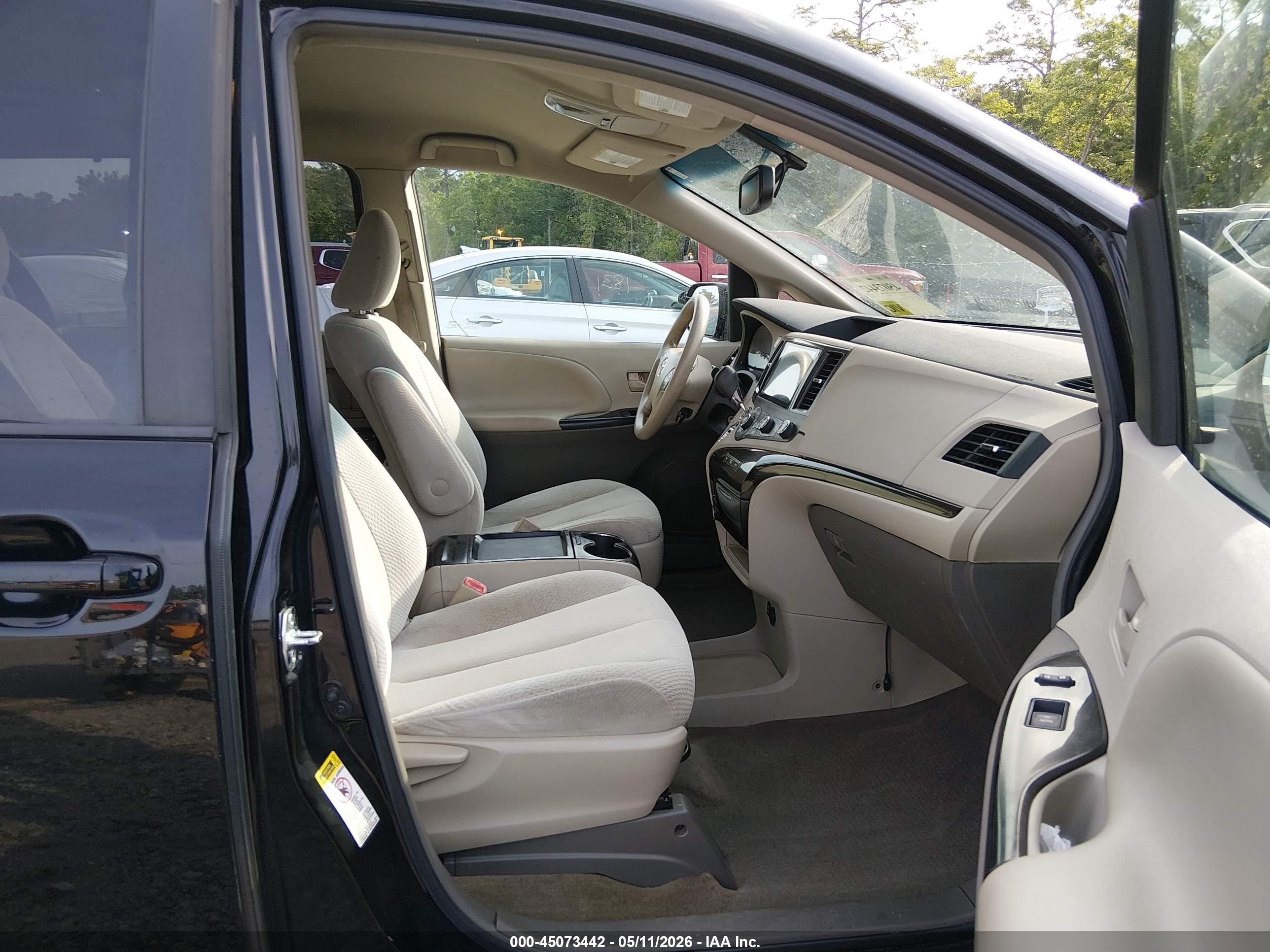 2011 Toyota Sienna Le V6 Черный vin: 5TDKK3DC7BS171403