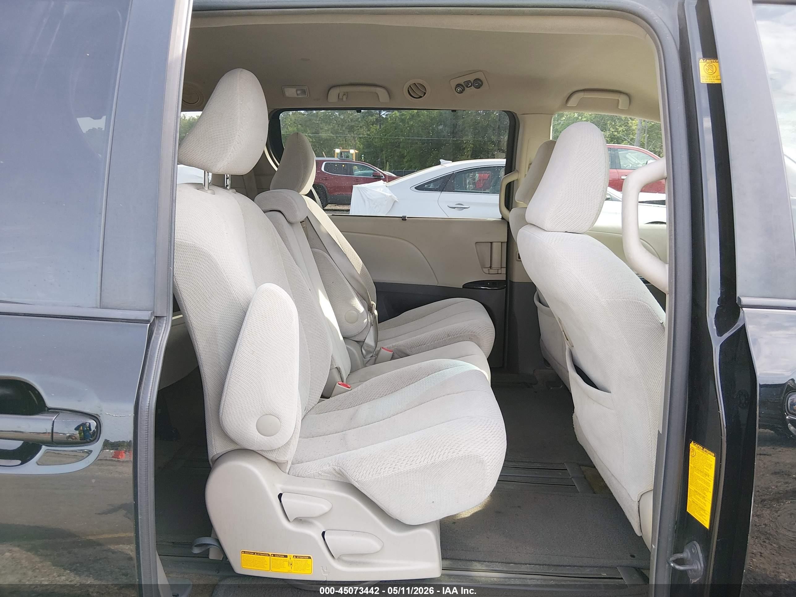 2011 Toyota Sienna Le V6 Черный vin: 5TDKK3DC7BS171403