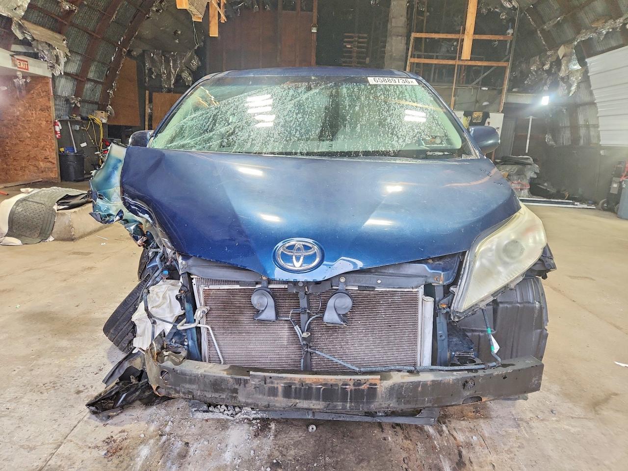 2012 Toyota Sienna Le Blue vin: 5TDKK3DC7CS196402
