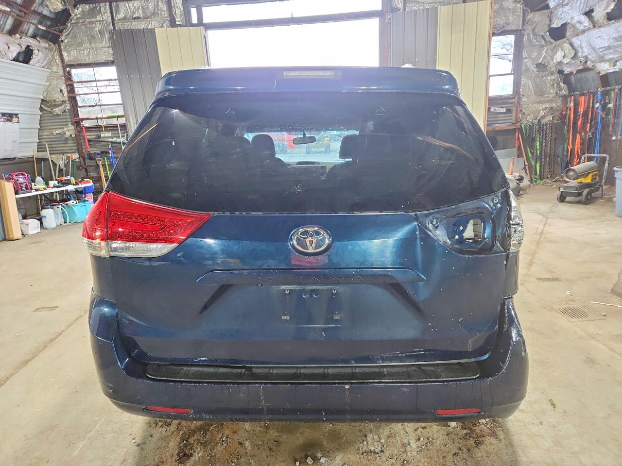 2012 Toyota Sienna Le Blue vin: 5TDKK3DC7CS196402