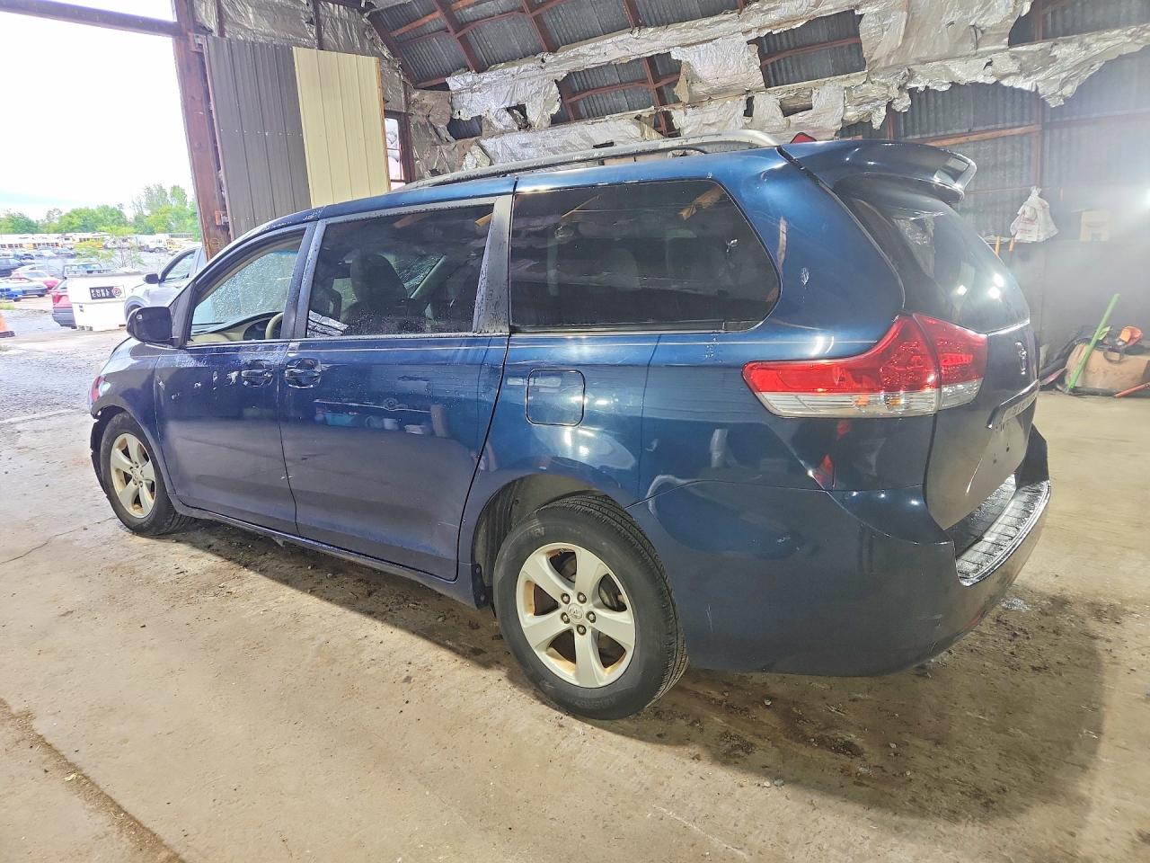 2012 Toyota Sienna Le Blue vin: 5TDKK3DC7CS196402