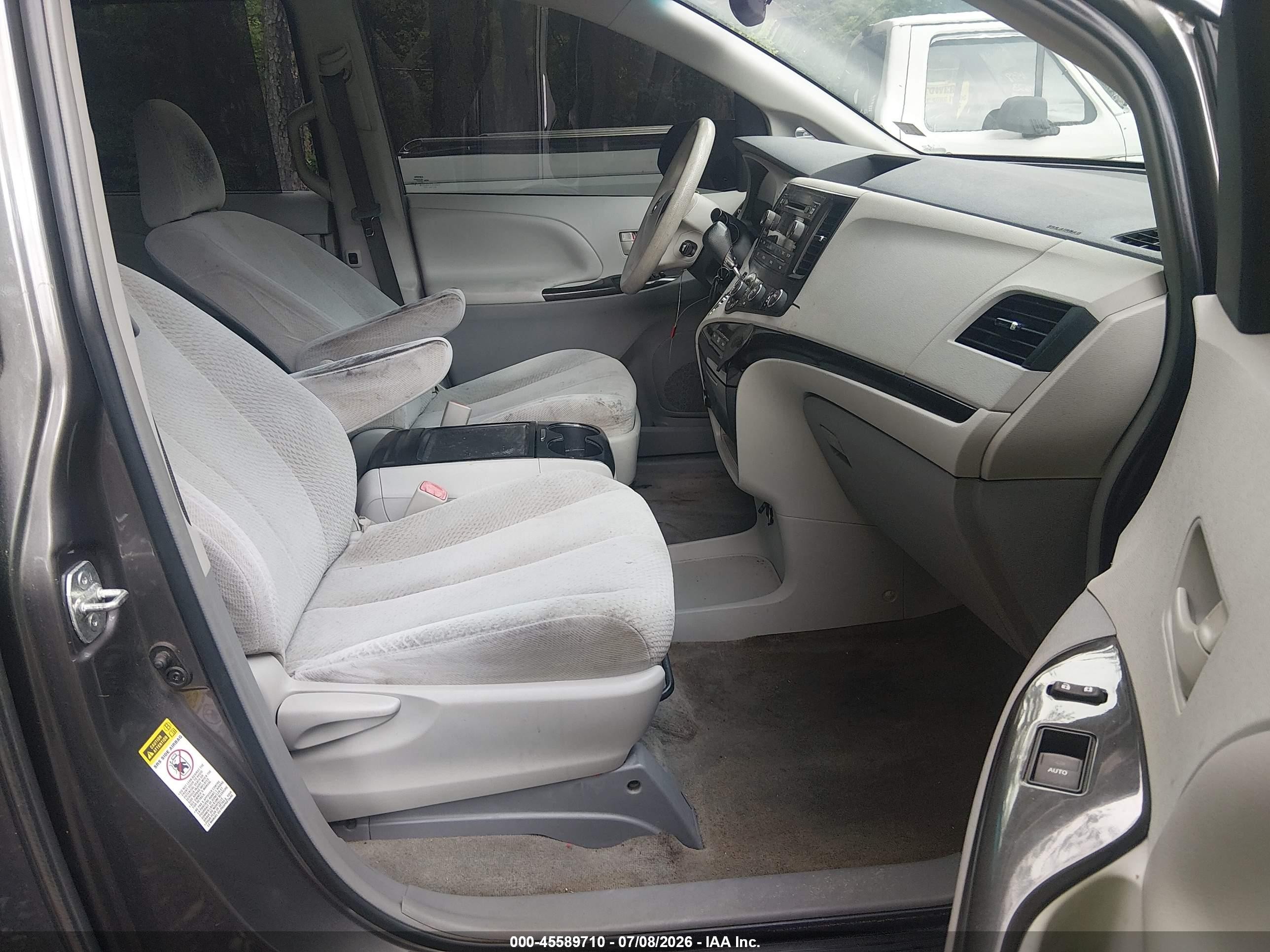 2012 Toyota Sienna Le V6 8 Passenger Gray vin: 5TDKK3DC7CS197257