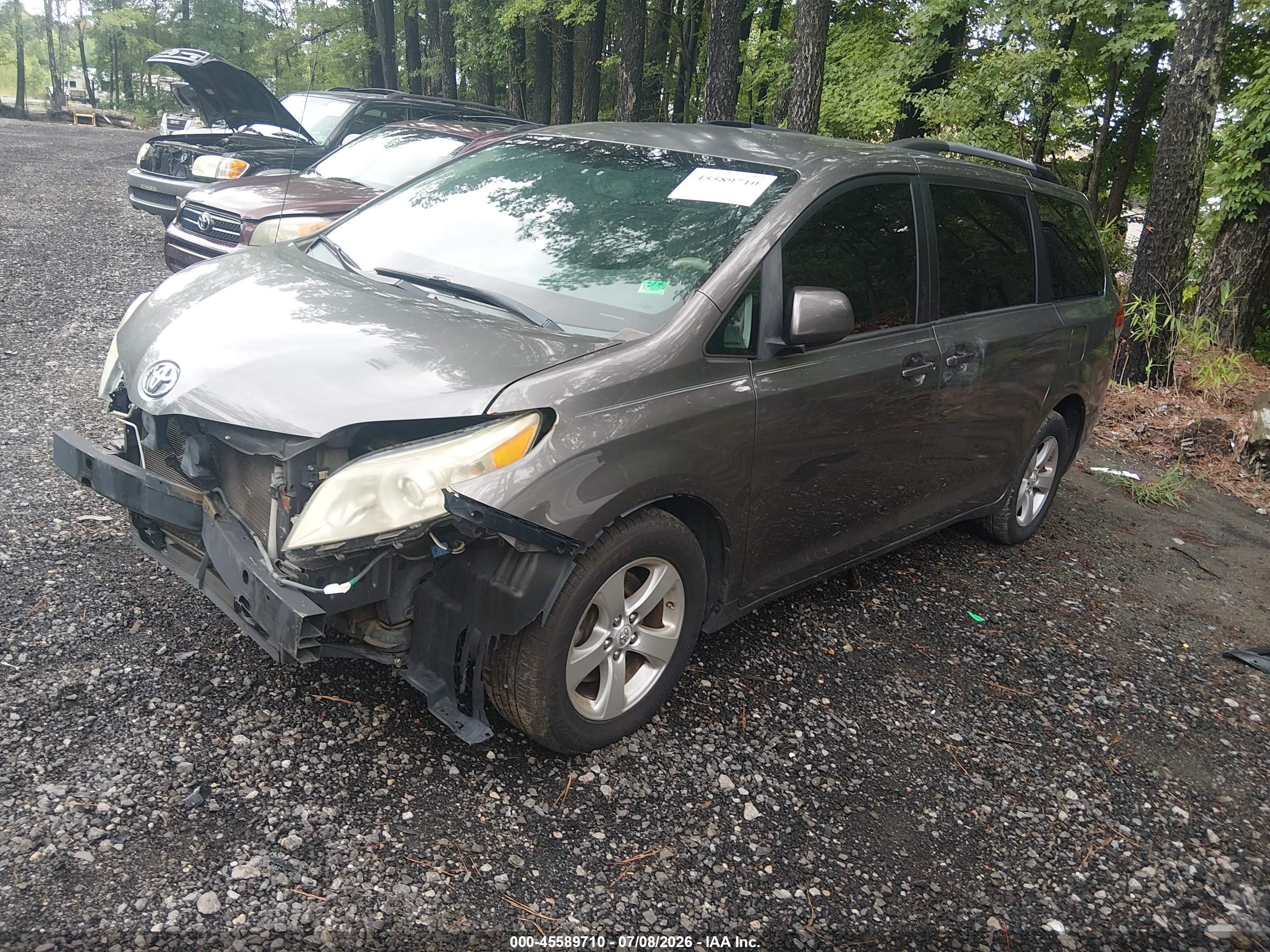 2012 Toyota Sienna Le V6 8 Passenger Gray vin: 5TDKK3DC7CS197257