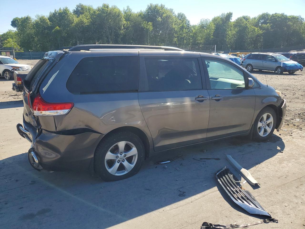 2012 Toyota Sienna Le Silver vin: 5TDKK3DC7CS210413