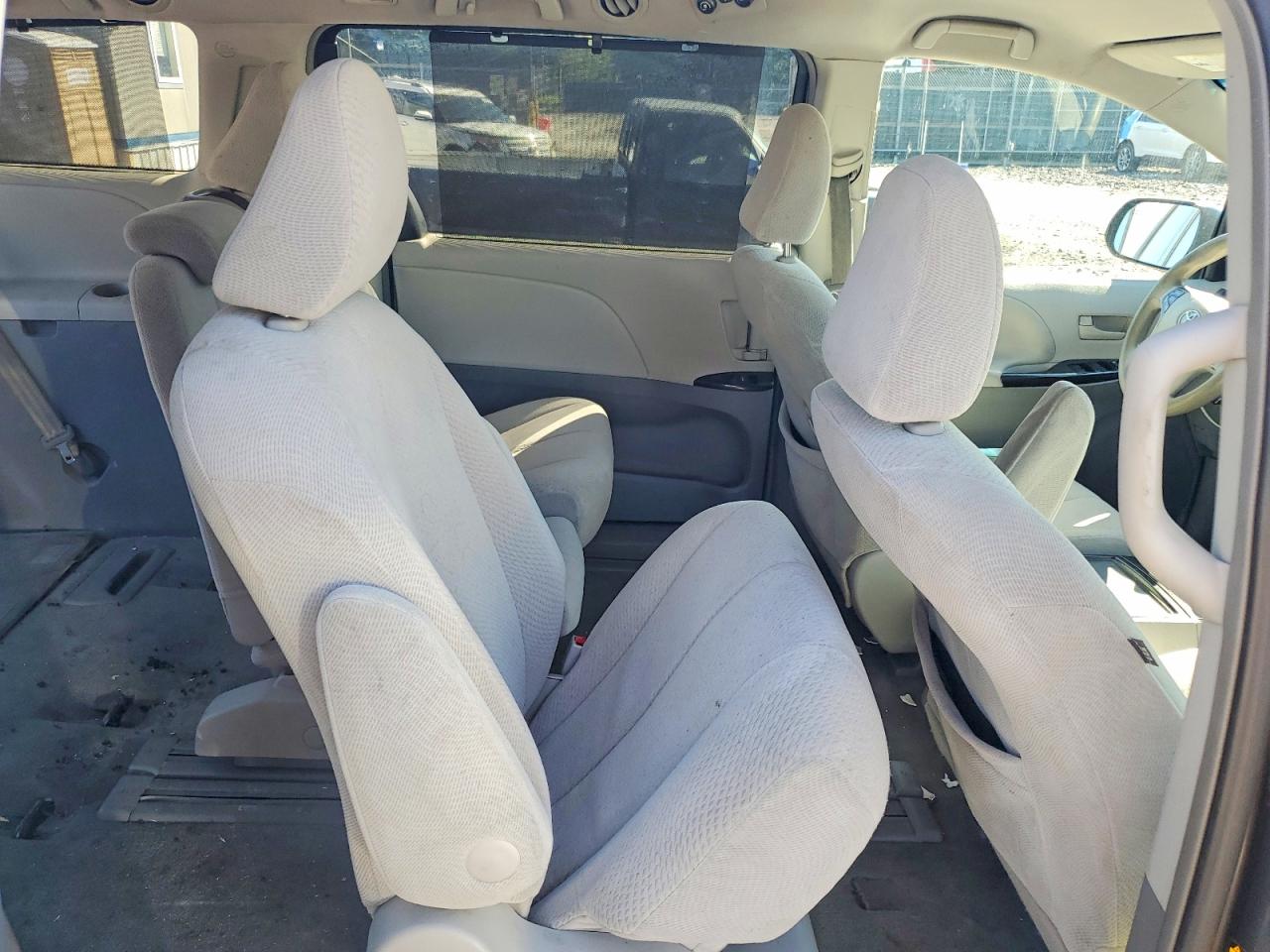 2012 Toyota Sienna Le Silver vin: 5TDKK3DC7CS210413