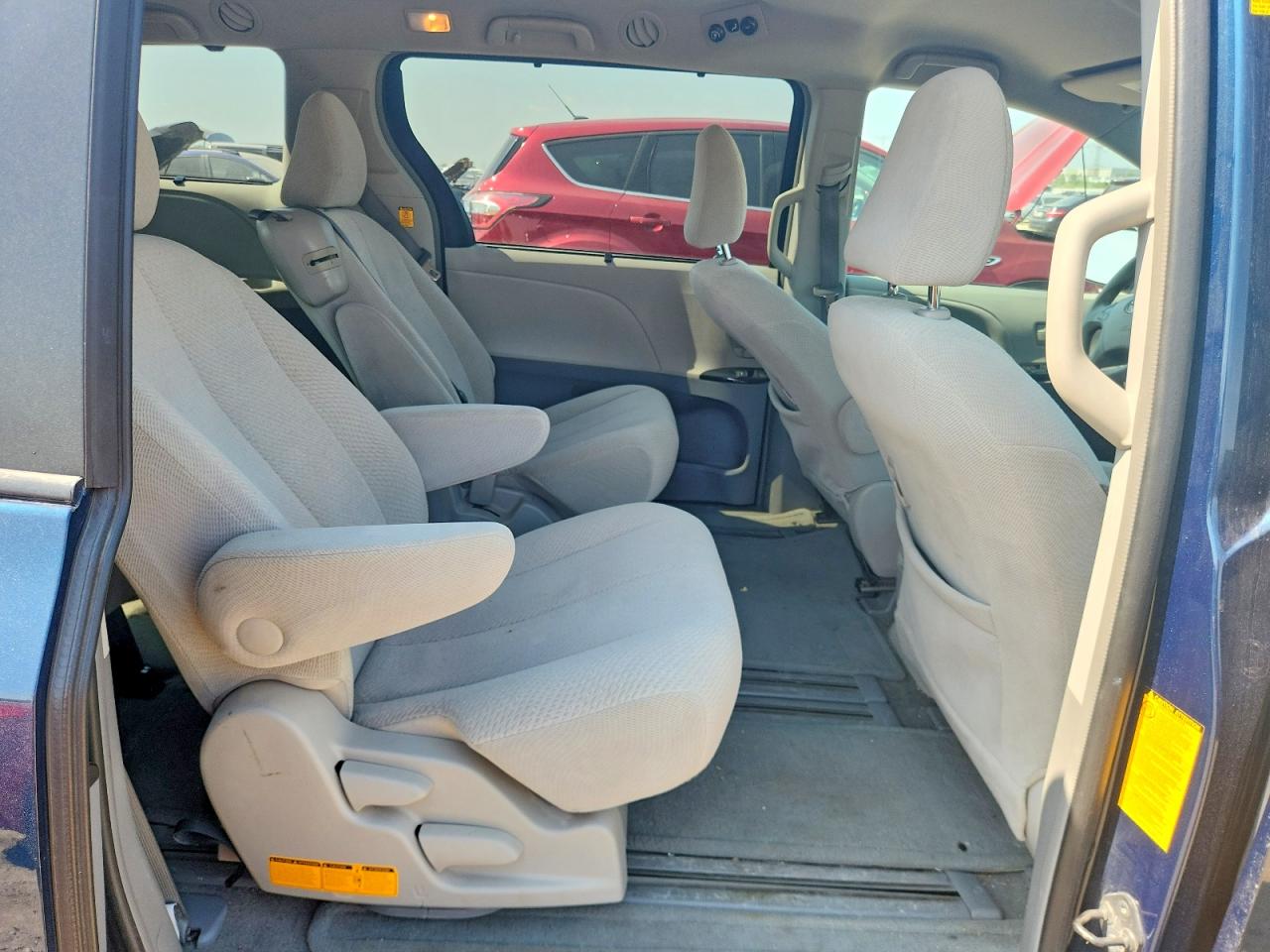 2012 Toyota Sienna Le Blue vin: 5TDKK3DC7CS225526