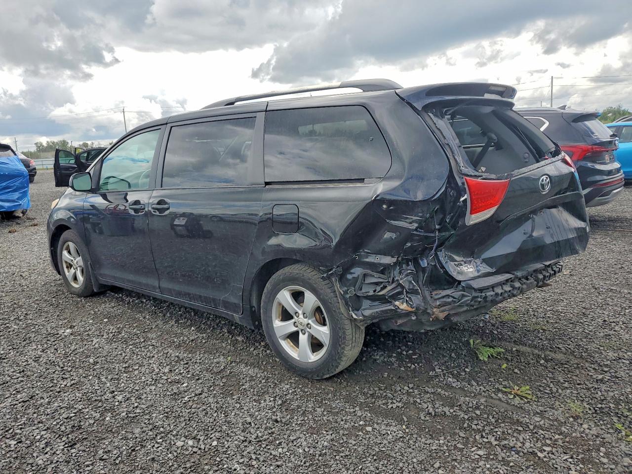 2012 Toyota Sienna Le Черный vin: 5TDKK3DC7CS242830