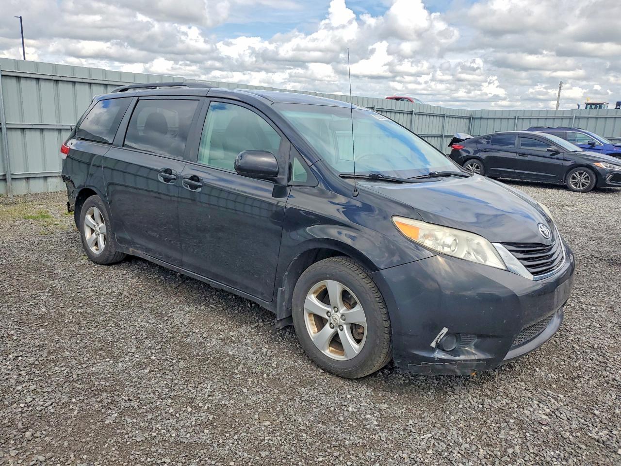 2012 Toyota Sienna Le Черный vin: 5TDKK3DC7CS242830