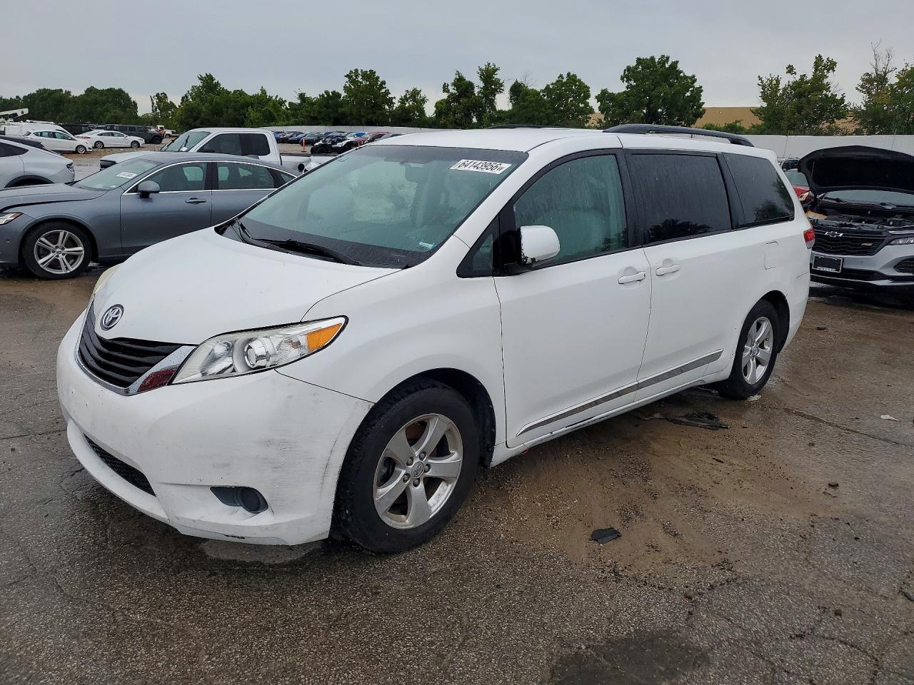 2013 Toyota Sienna Le White vin: 5TDKK3DC7DS283296