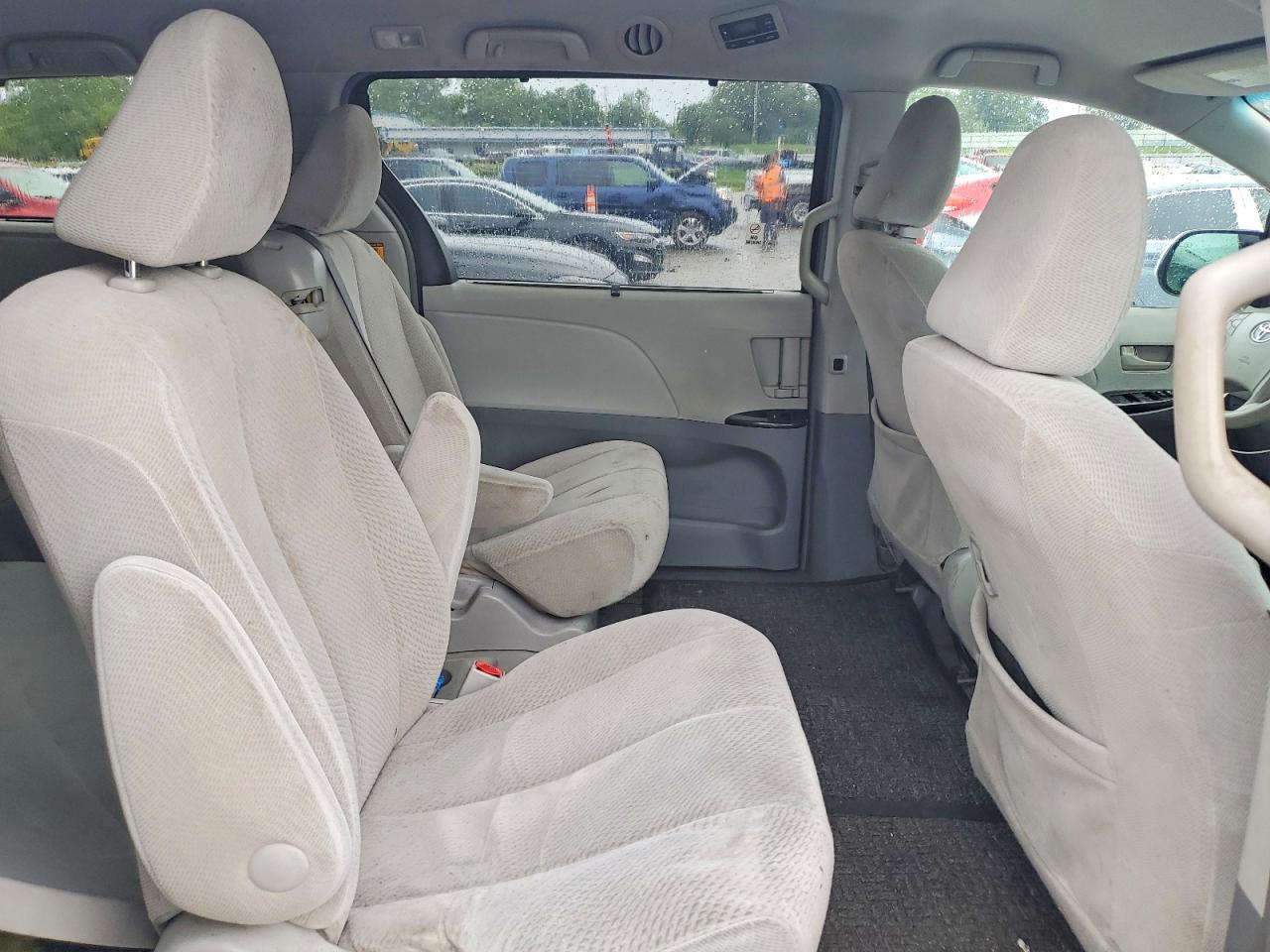 2013 Toyota Sienna Le White vin: 5TDKK3DC7DS283296