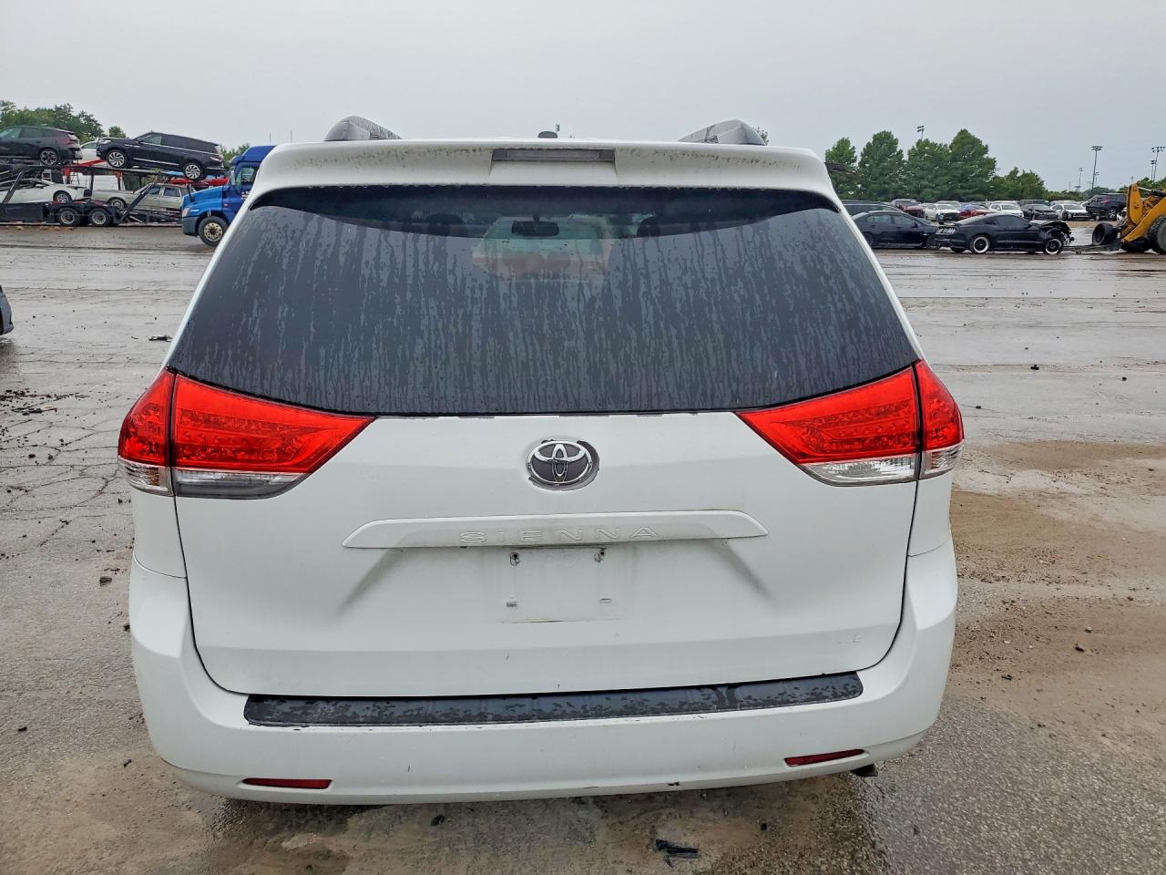 2013 Toyota Sienna Le White vin: 5TDKK3DC7DS283296