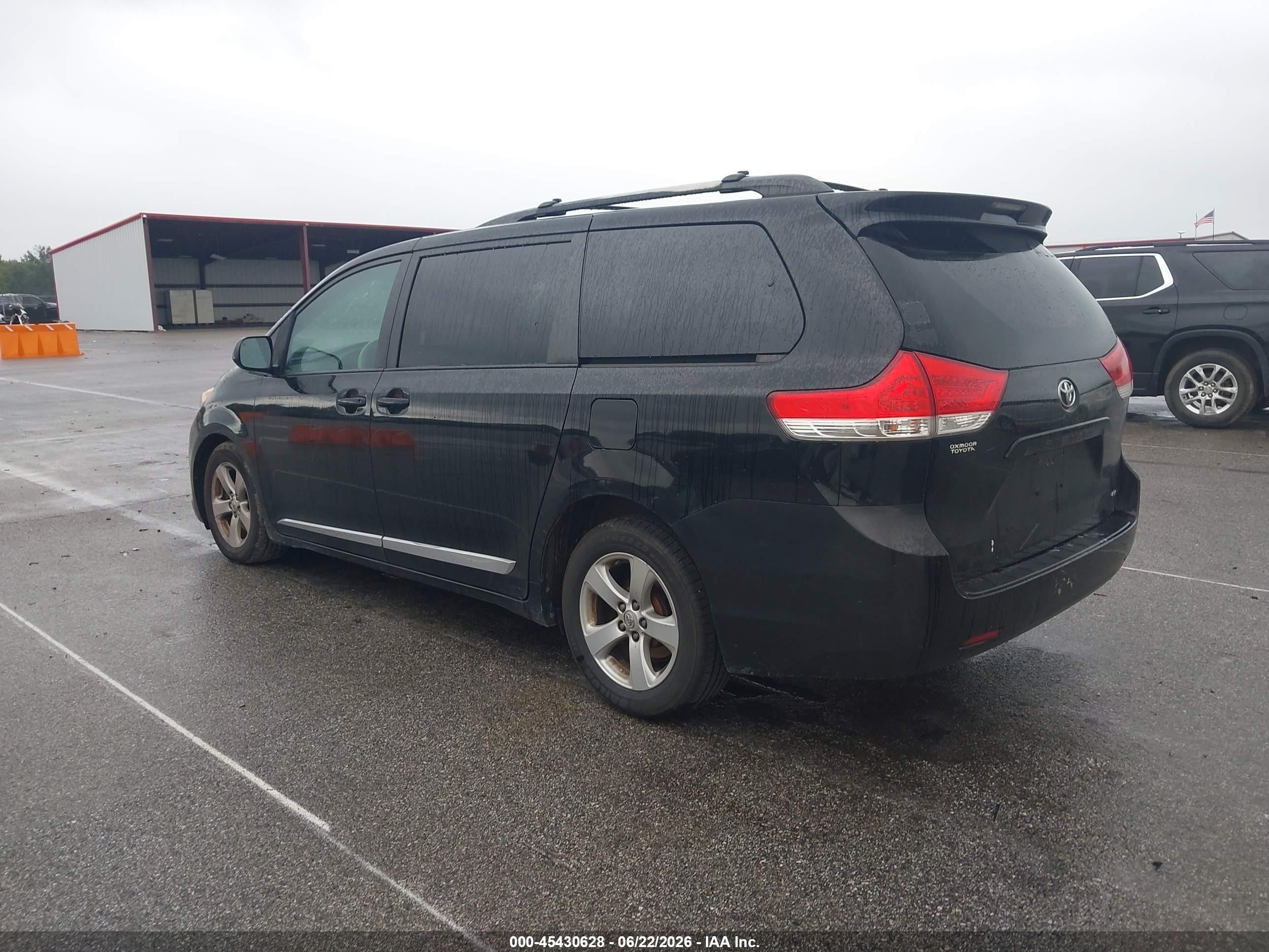2013 Toyota Sienna Le V6 8 Passenger Black vin: 5TDKK3DC7DS304924