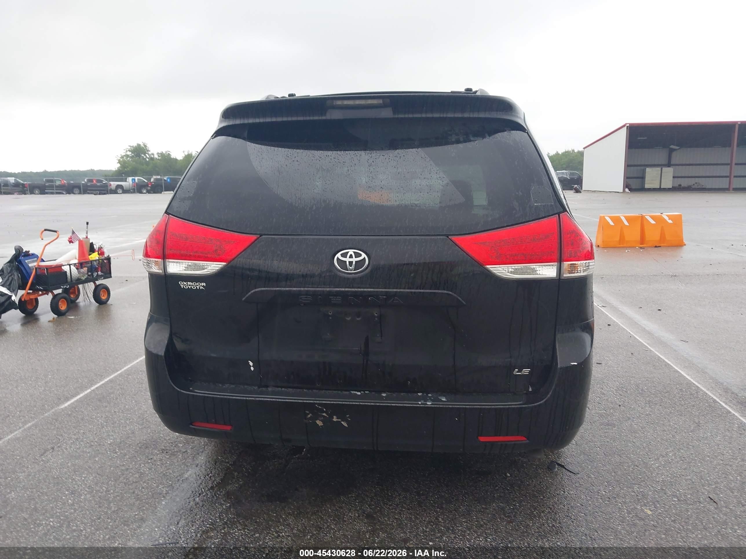 2013 Toyota Sienna Le V6 8 Passenger Black vin: 5TDKK3DC7DS304924
