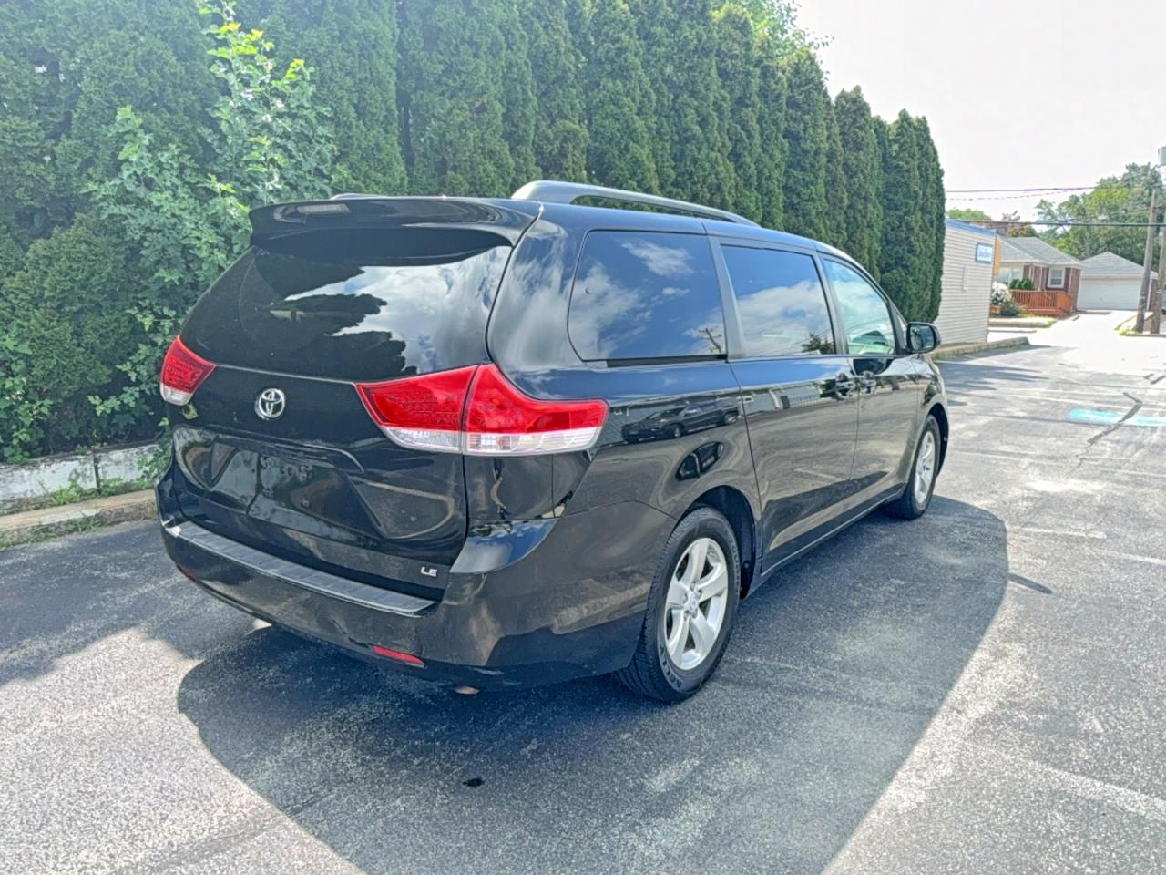 2013 Toyota Sienna Le Black vin: 5TDKK3DC7DS308522