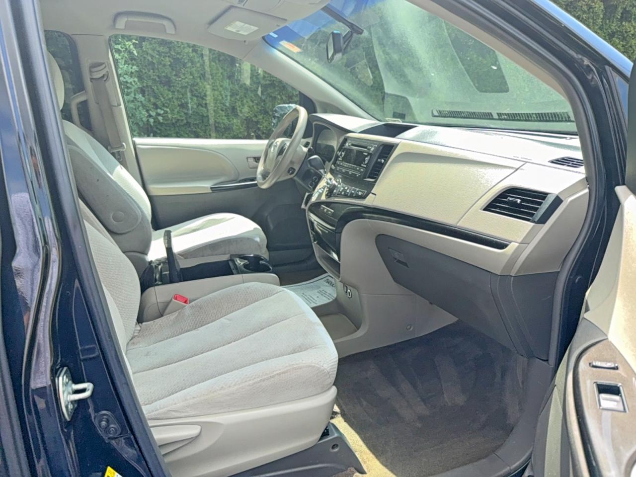2013 Toyota Sienna Le Black vin: 5TDKK3DC7DS308522
