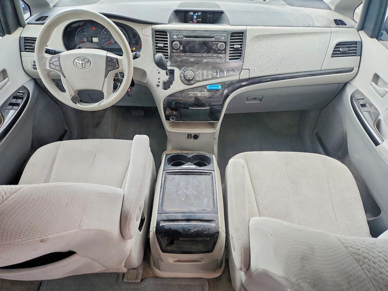 2013 Toyota Sienna Le Silver vin: 5TDKK3DC7DS331878