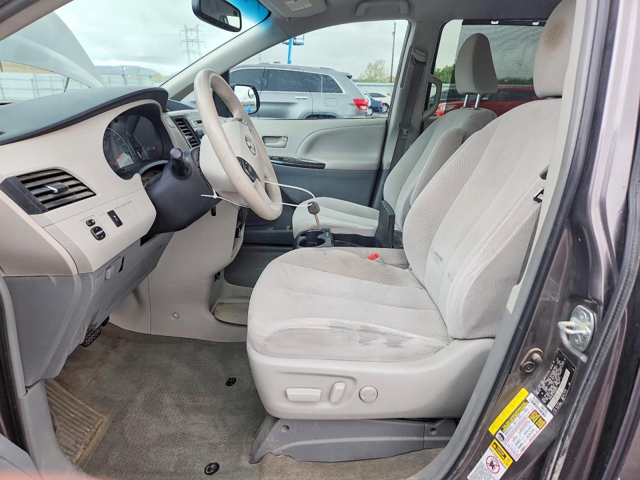 2013 Toyota Sienna Le Silver vin: 5TDKK3DC7DS331878