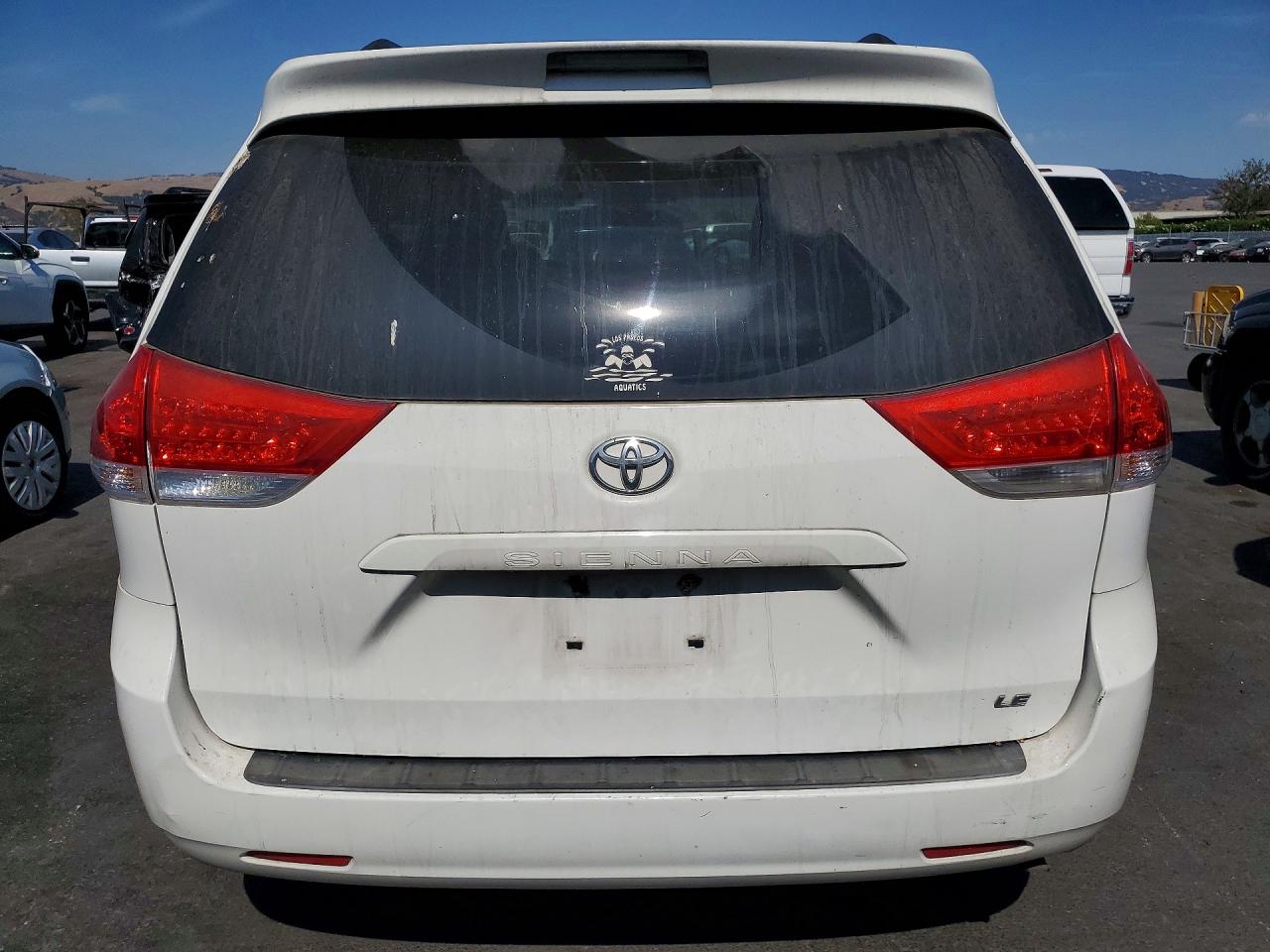 2013 Toyota Sienna Le White vin: 5TDKK3DC7DS341908