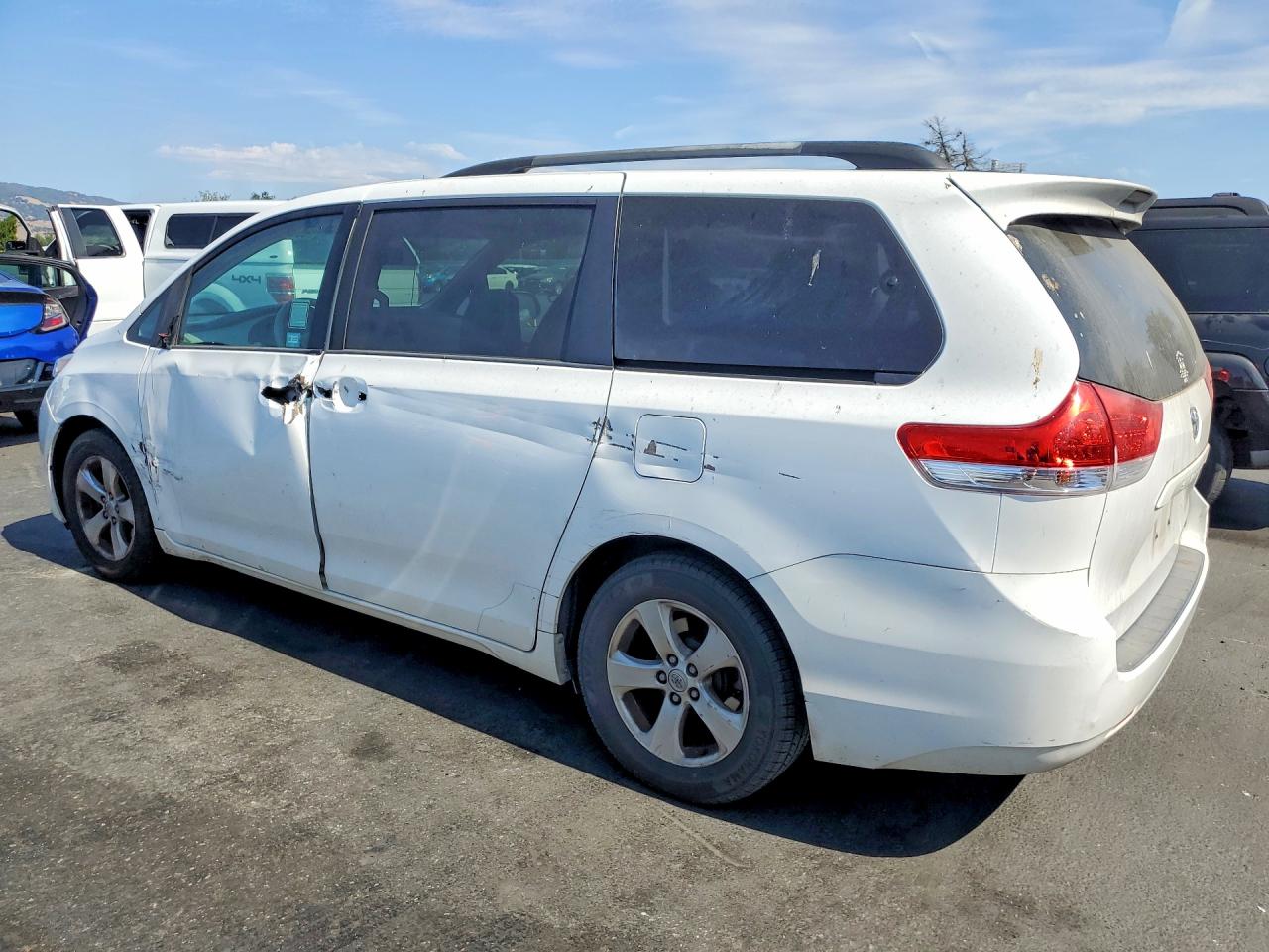 2013 Toyota Sienna Le White vin: 5TDKK3DC7DS341908