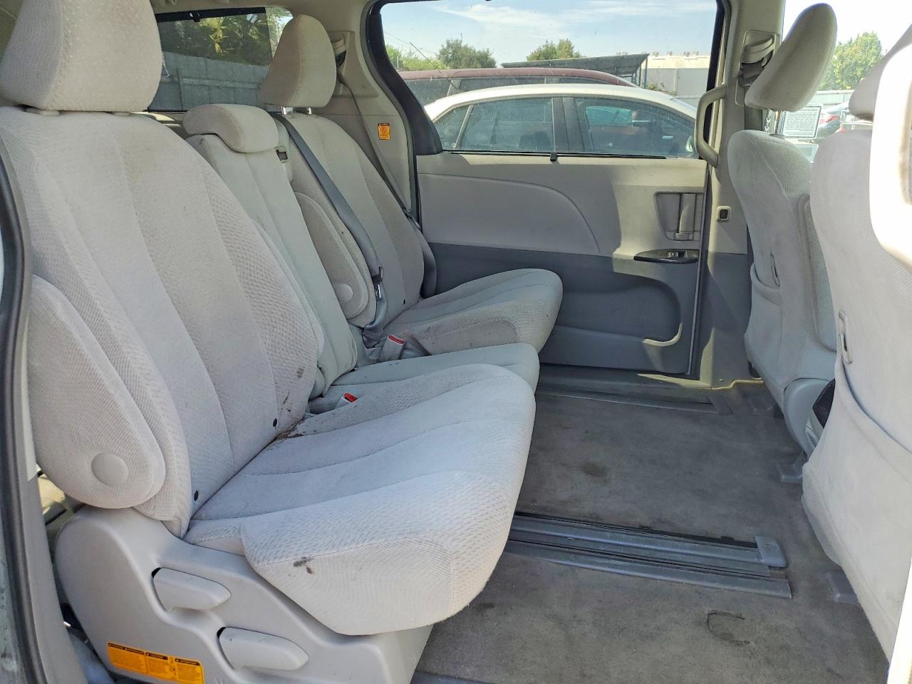 2013 Toyota Sienna Le White vin: 5TDKK3DC7DS341908