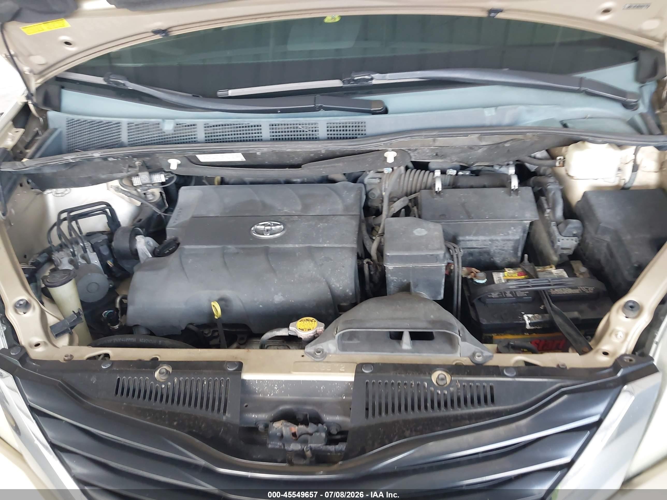 2013 Toyota Sienna Le V6 8 Passenger Gold vin: 5TDKK3DC7DS356747