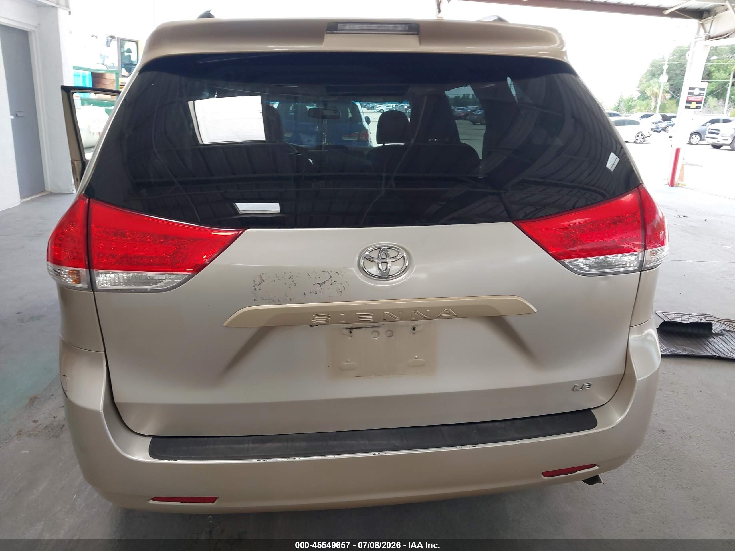 2013 Toyota Sienna Le V6 8 Passenger Gold vin: 5TDKK3DC7DS356747