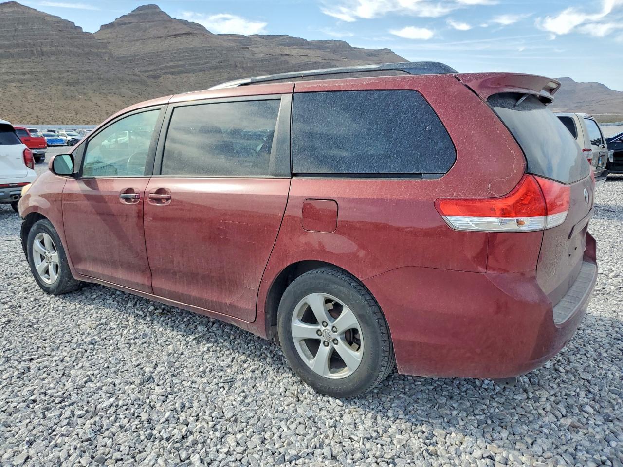 2013 Toyota Sienna Le Burgundy vin: 5TDKK3DC7DS358921