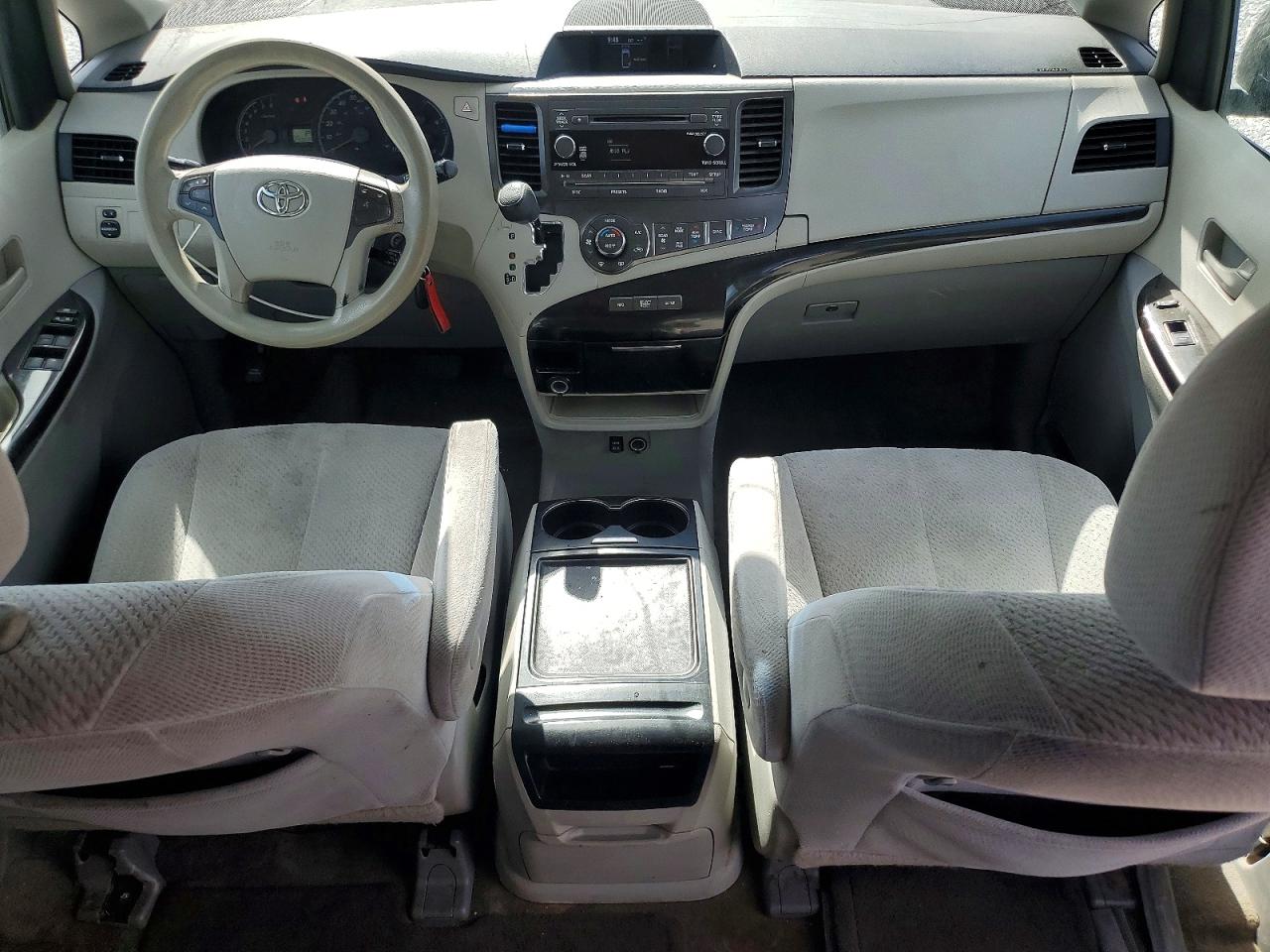 2013 Toyota Sienna Le Burgundy vin: 5TDKK3DC7DS358921
