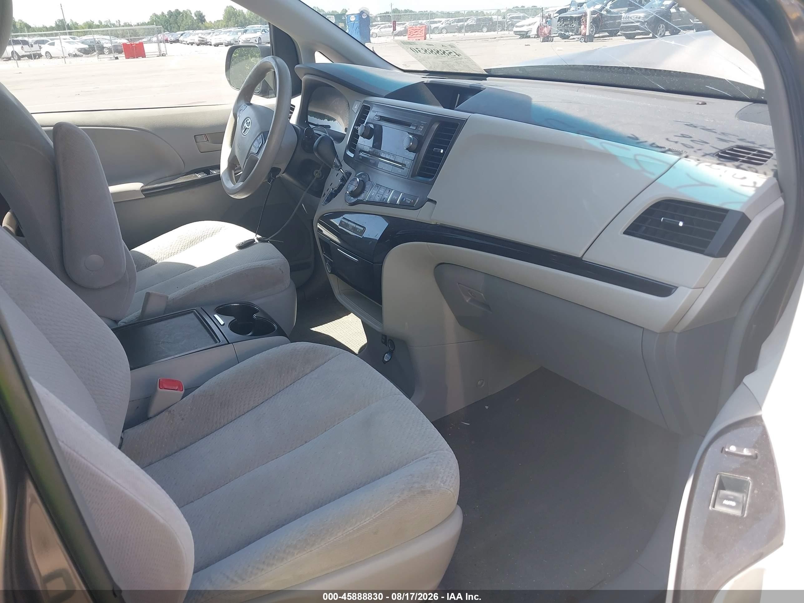 2013 Toyota Sienna Le V6 8 Passenger Gray vin: 5TDKK3DC7DS383981