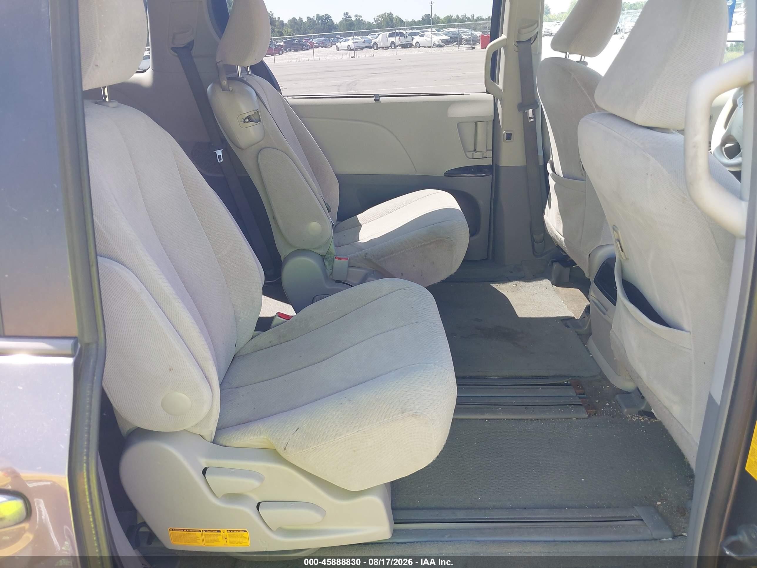 2013 Toyota Sienna Le V6 8 Passenger Gray vin: 5TDKK3DC7DS383981