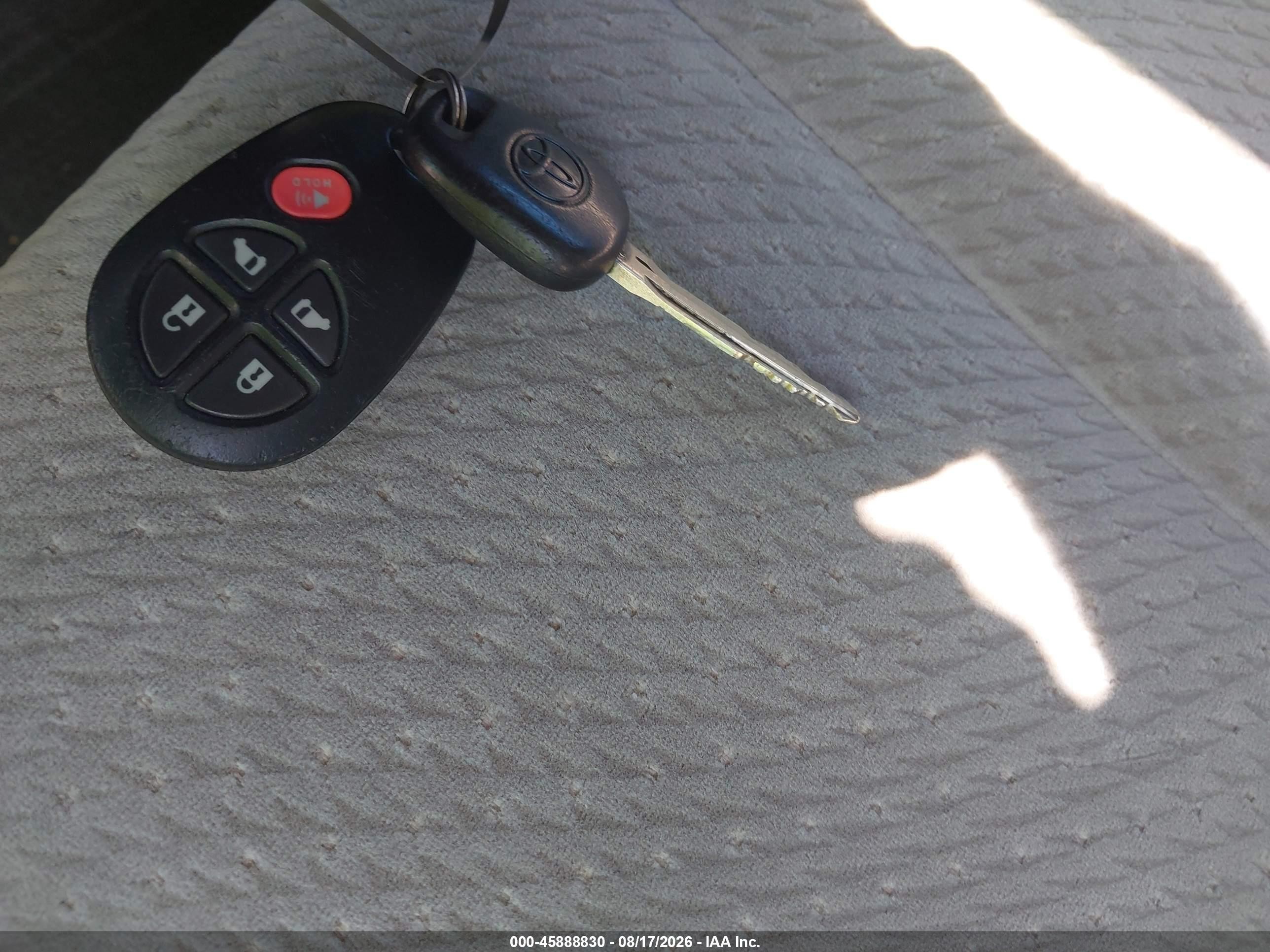 2013 Toyota Sienna Le V6 8 Passenger Gray vin: 5TDKK3DC7DS383981