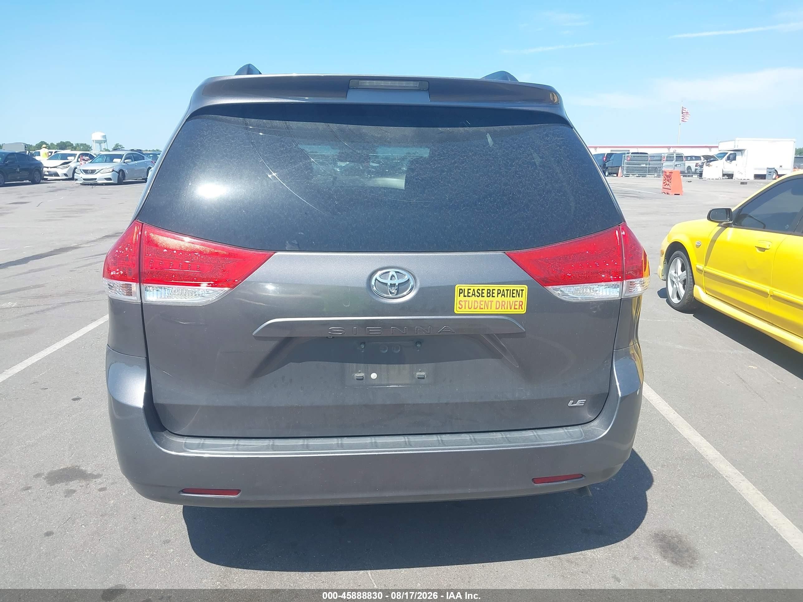 2013 Toyota Sienna Le V6 8 Passenger Gray vin: 5TDKK3DC7DS383981