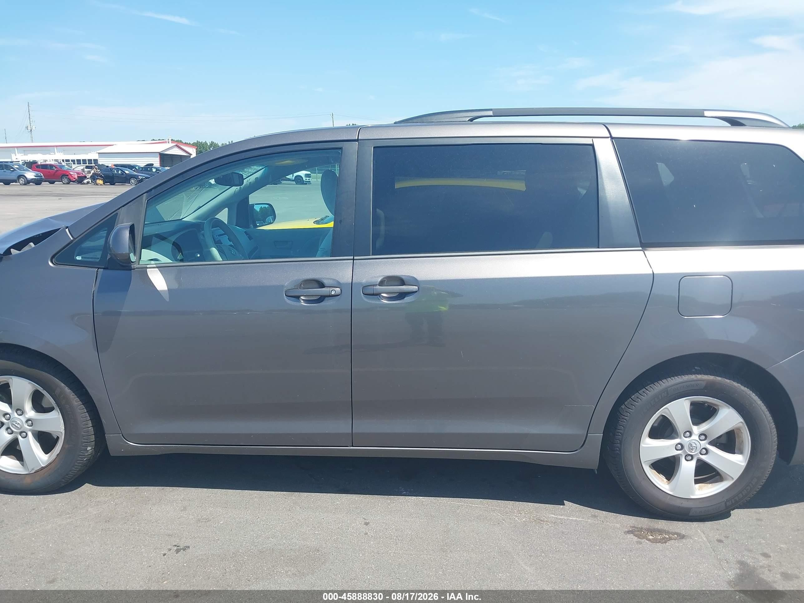 2013 Toyota Sienna Le V6 8 Passenger Gray vin: 5TDKK3DC7DS383981