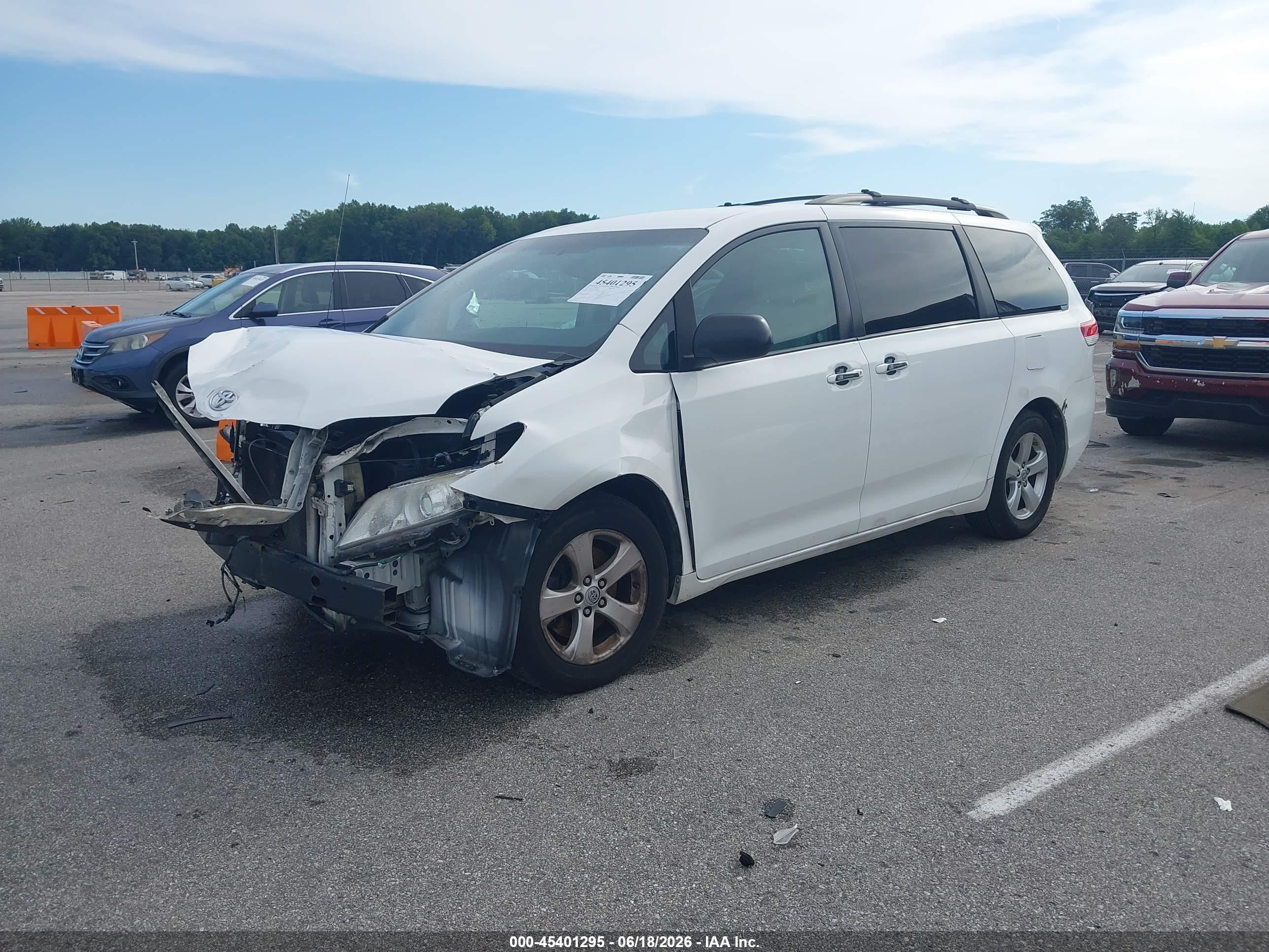 2013 Toyota Sienna Le V6 8 Passenger White vin: 5TDKK3DC7DS391398