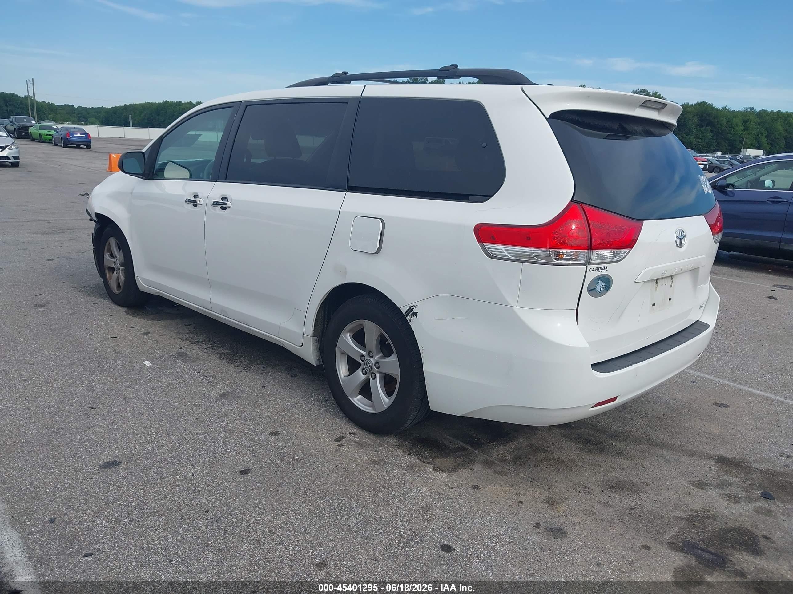 2013 Toyota Sienna Le V6 8 Passenger White vin: 5TDKK3DC7DS391398