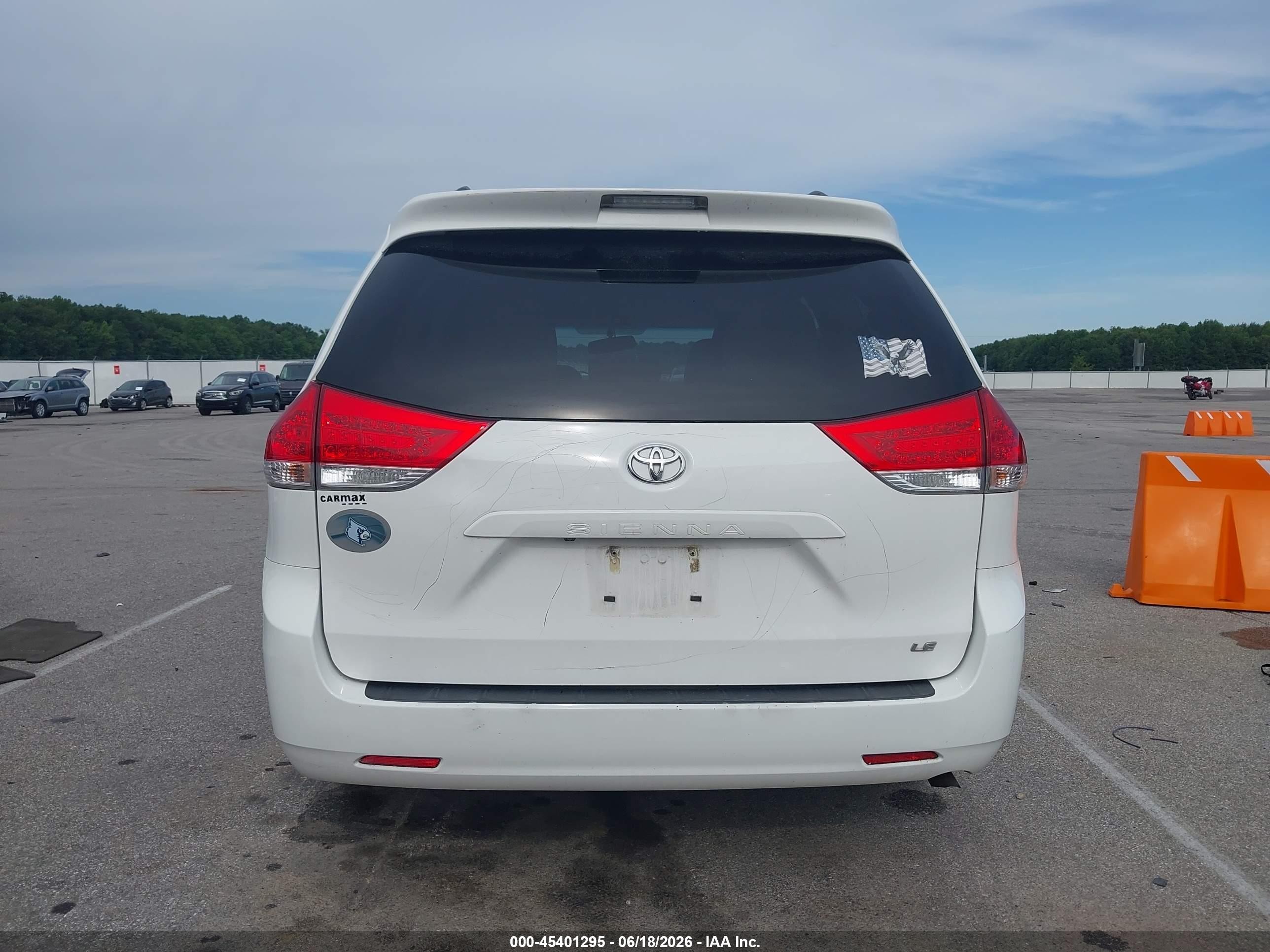 2013 Toyota Sienna Le V6 8 Passenger White vin: 5TDKK3DC7DS391398