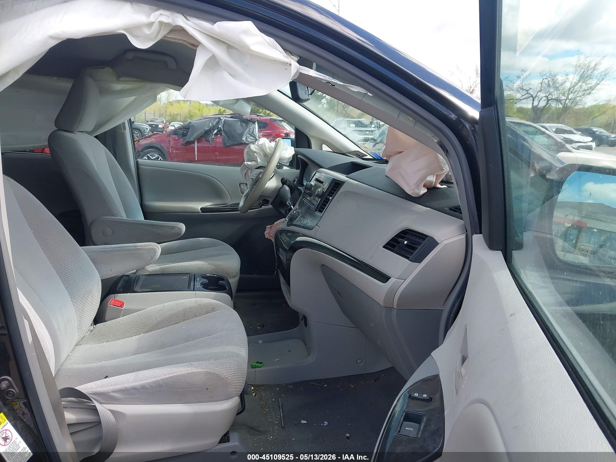 2014 Toyota Sienna Le V6 8 Passenger Черный vin: 5TDKK3DC7ES419377