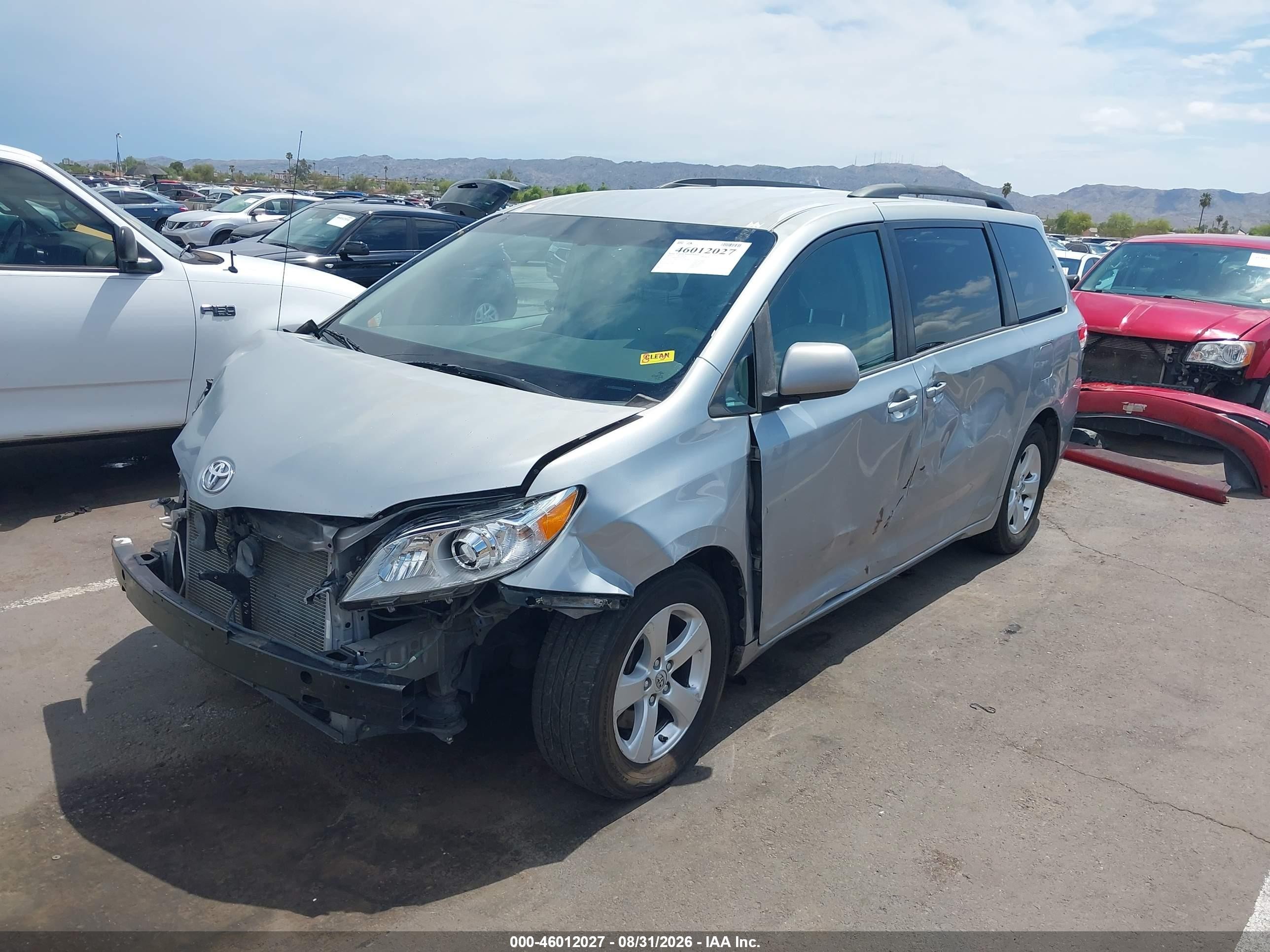 2014 Toyota Sienna Le V6 8 Passenger Silver vin: 5TDKK3DC7ES420707