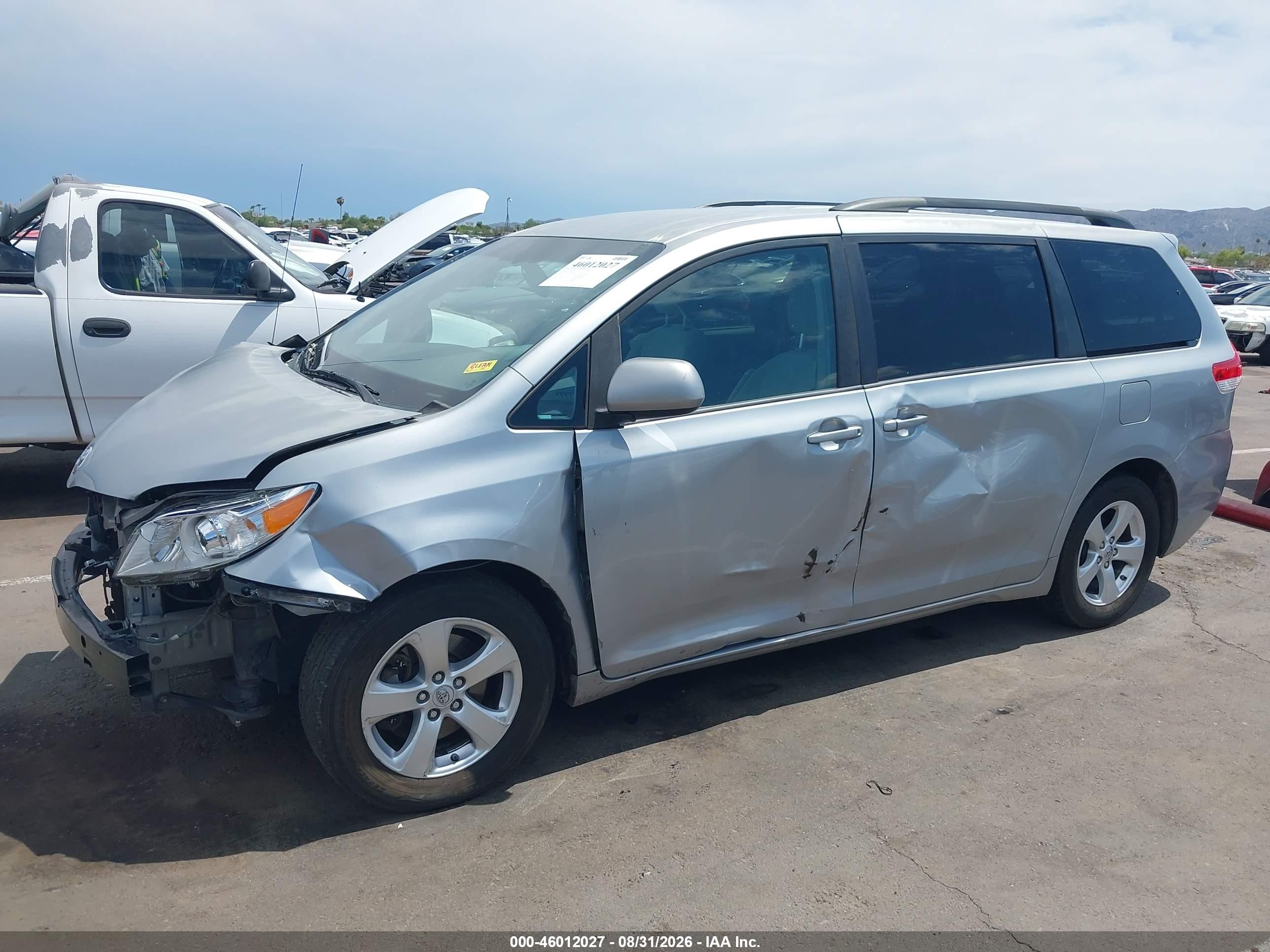 2014 Toyota Sienna Le V6 8 Passenger Silver vin: 5TDKK3DC7ES420707