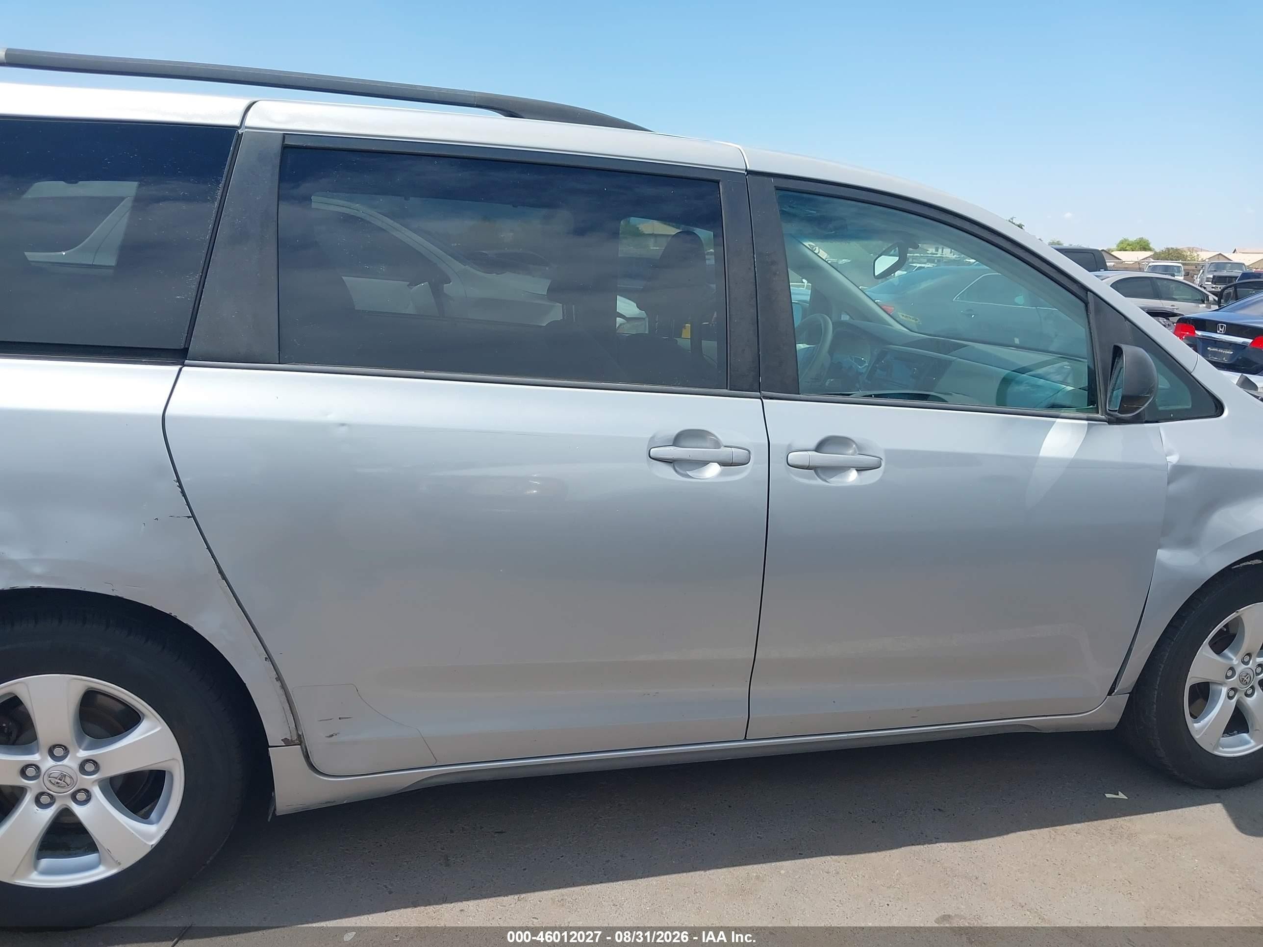 2014 Toyota Sienna Le V6 8 Passenger Silver vin: 5TDKK3DC7ES420707