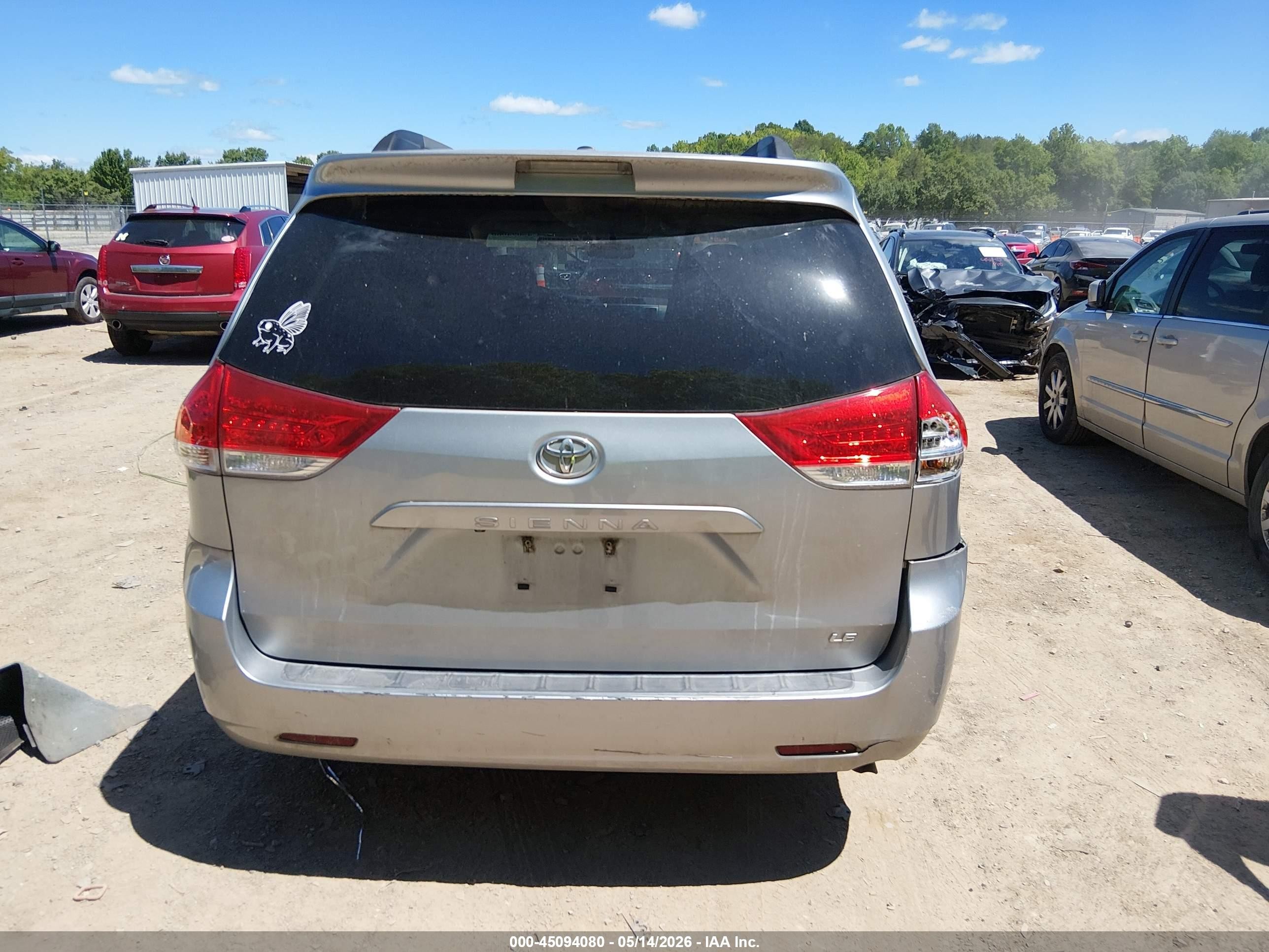 2014 Toyota Sienna Le V6 8 Passenger Silver vin: 5TDKK3DC7ES423929