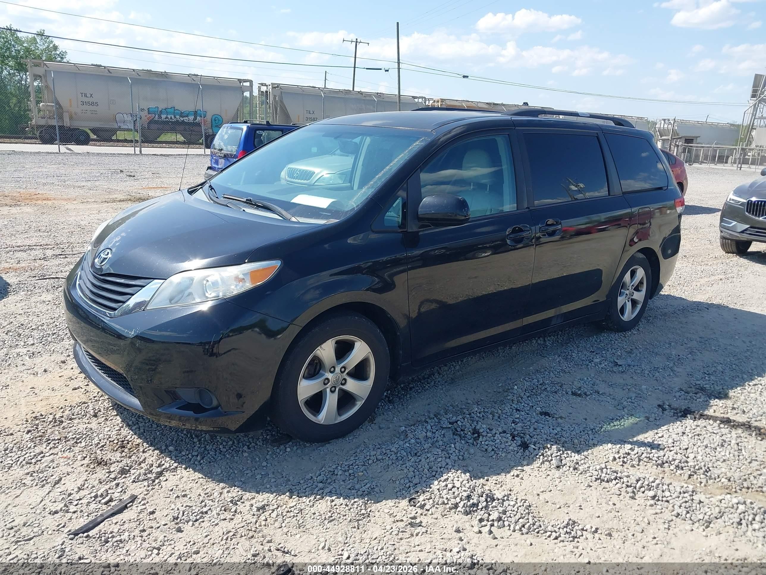 2014 Toyota Sienna Le V6 8 Passenger Black vin: 5TDKK3DC7ES457627
