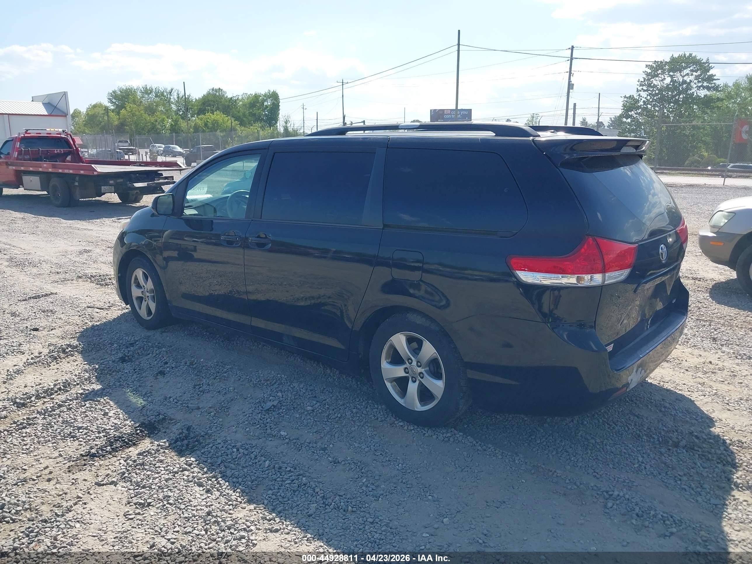 2014 Toyota Sienna Le V6 8 Passenger Black vin: 5TDKK3DC7ES457627