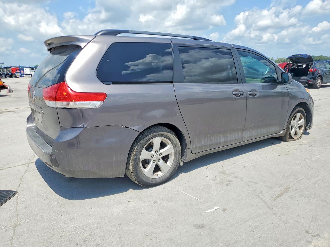 2014 Toyota Sienna Le Gray vin: 5TDKK3DC7ES457871