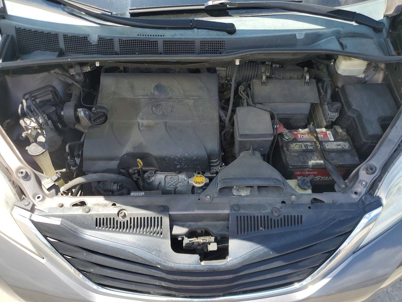 2014 Toyota Sienna Le Gray vin: 5TDKK3DC7ES457871