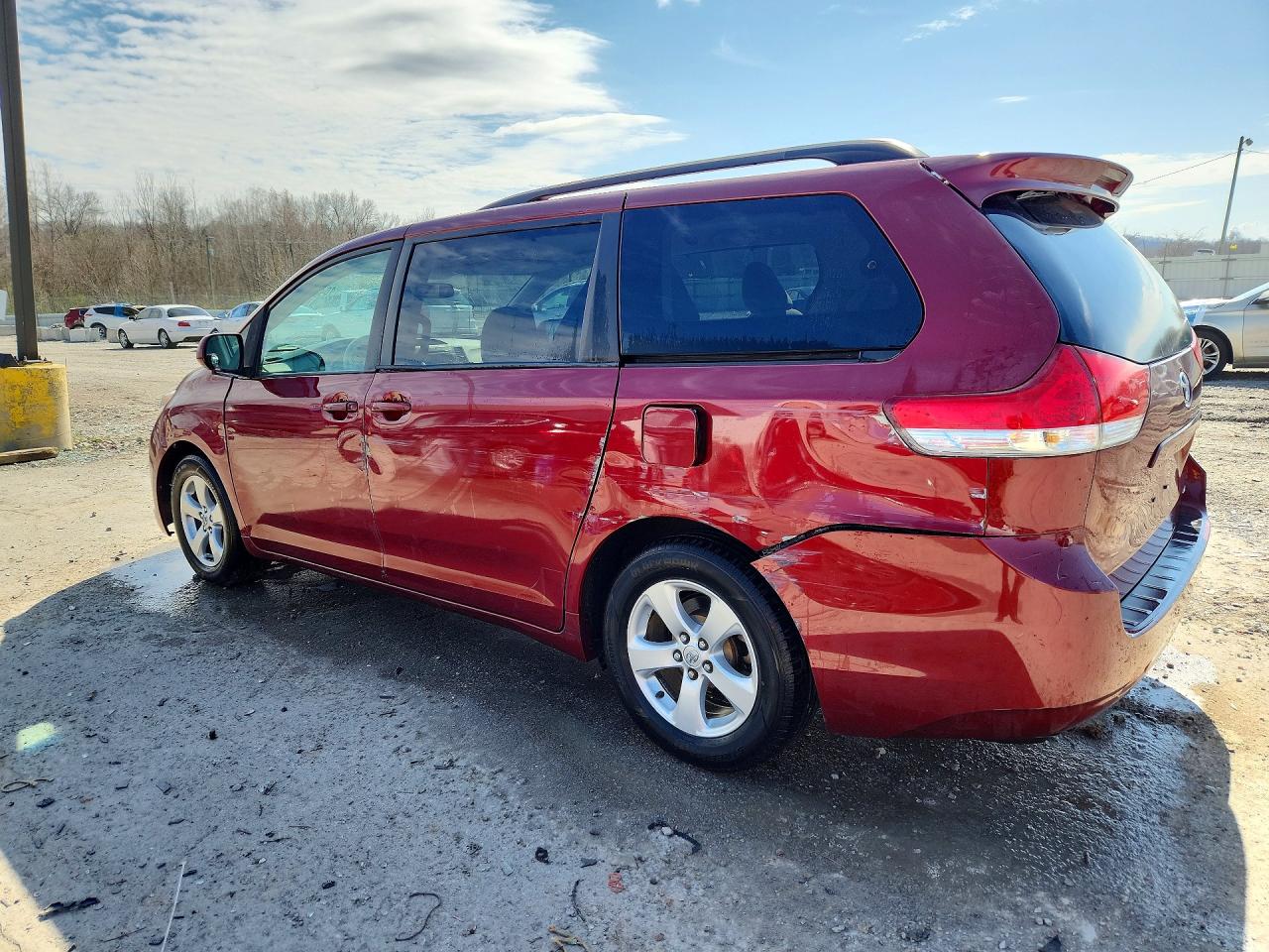 2014 Toyota Sienna Le 8-passenger Brown vin: 5TDKK3DC7ES497822